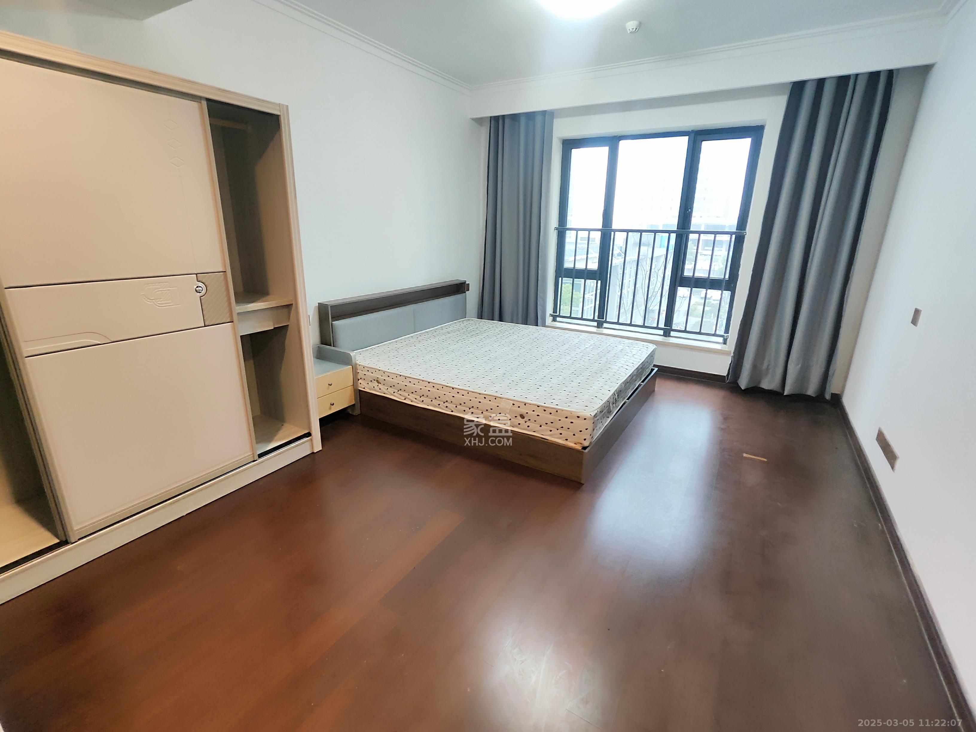 绿地长沙城际空间站(绿地新里佳苑)  5室2厅2卫    4400.0元/月 绿地长沙城际空间站(绿地新里佳苑)  5室2厅2卫    4400.0元/月室内图