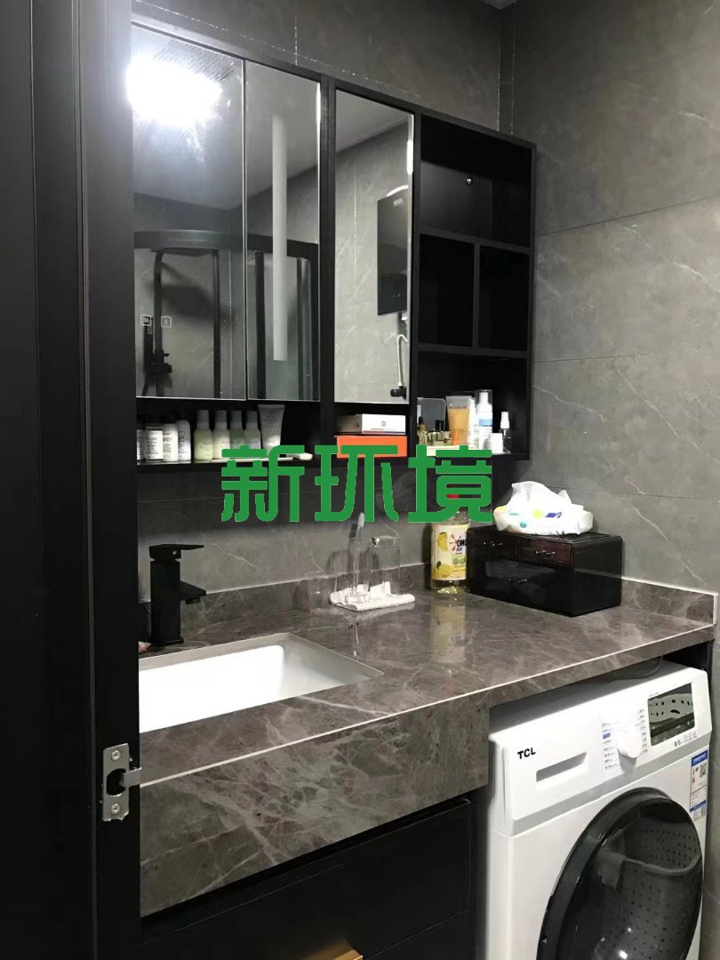 东岳新外滩  1室1厅1卫   38.00万客厅