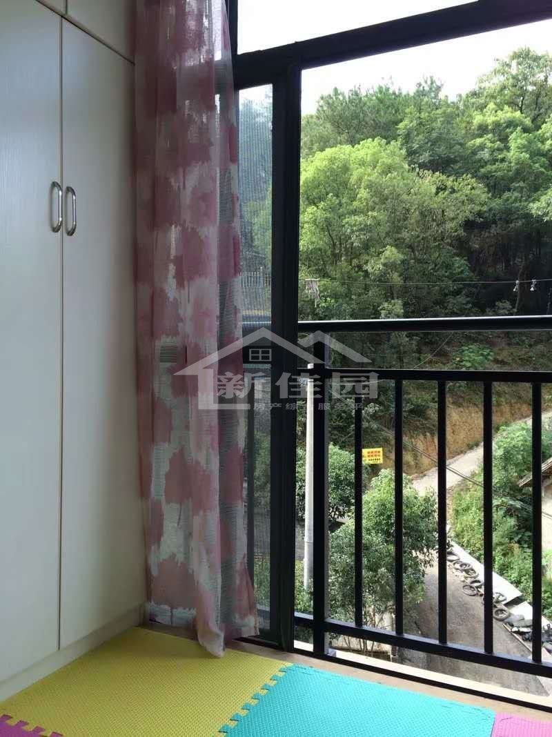 山城上品  2室2厅1卫   31.50万客厅