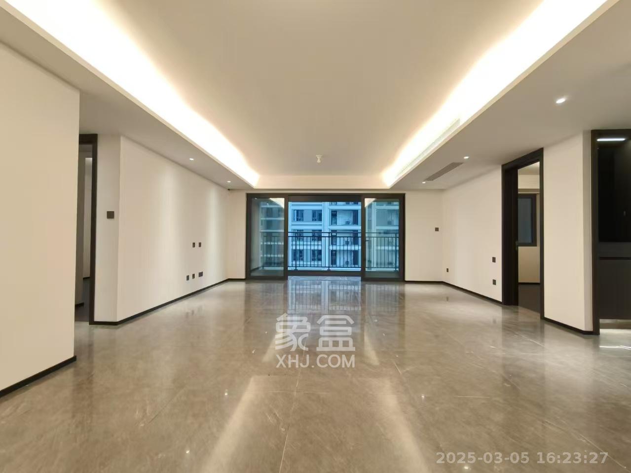 万科松湖天地  4室2厅2卫   4600.00元/月