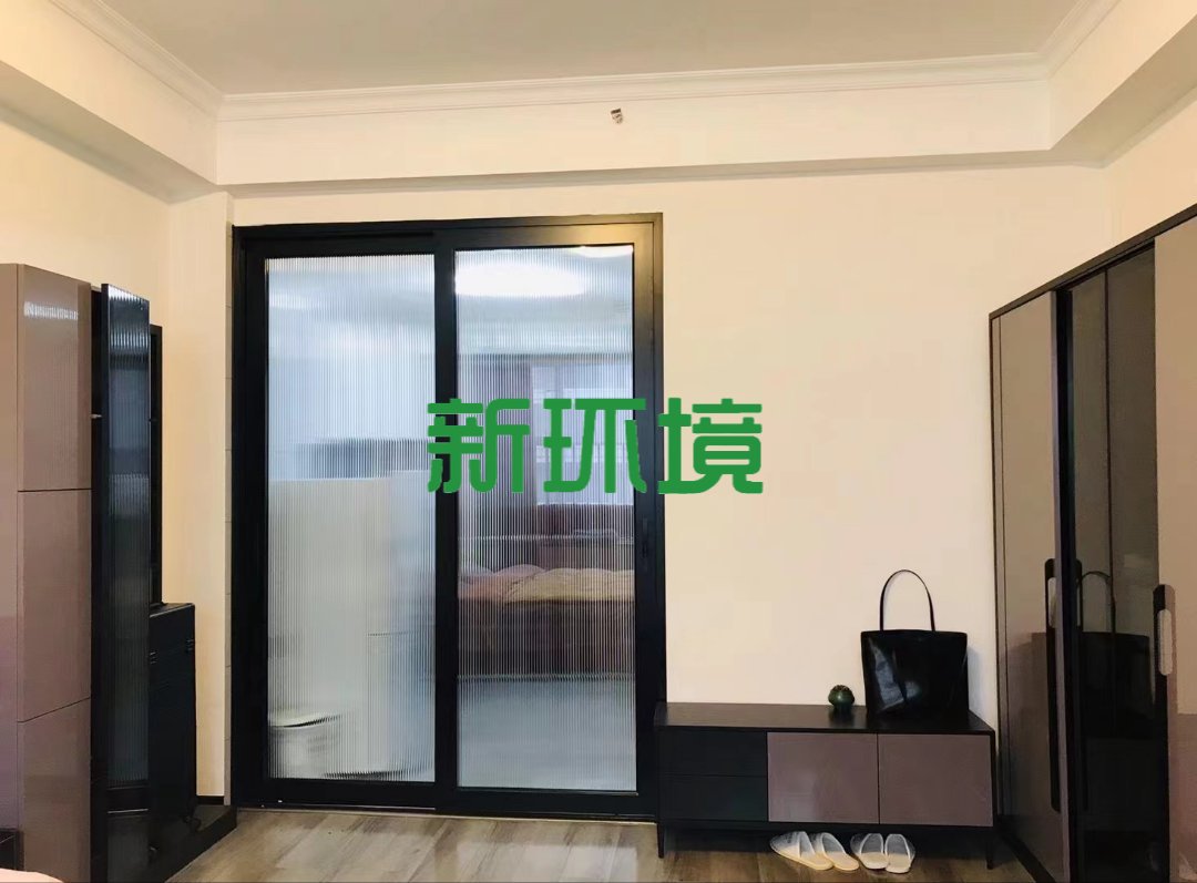 东岳新外滩  1室1厅1卫   38.00万客厅