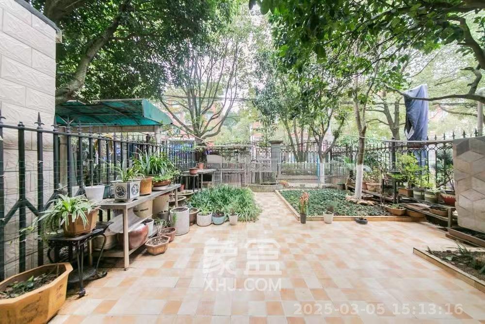 和平花园  5室2厅3卫   7000.00元/月室内图