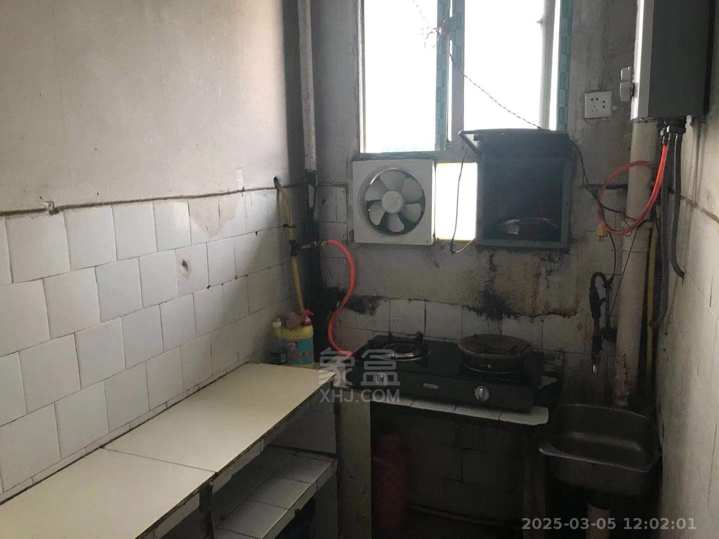 铁路小区 2室1厅0卫 700.0元/月 铁路小区 2室1厅0卫 700.0元/月室内图