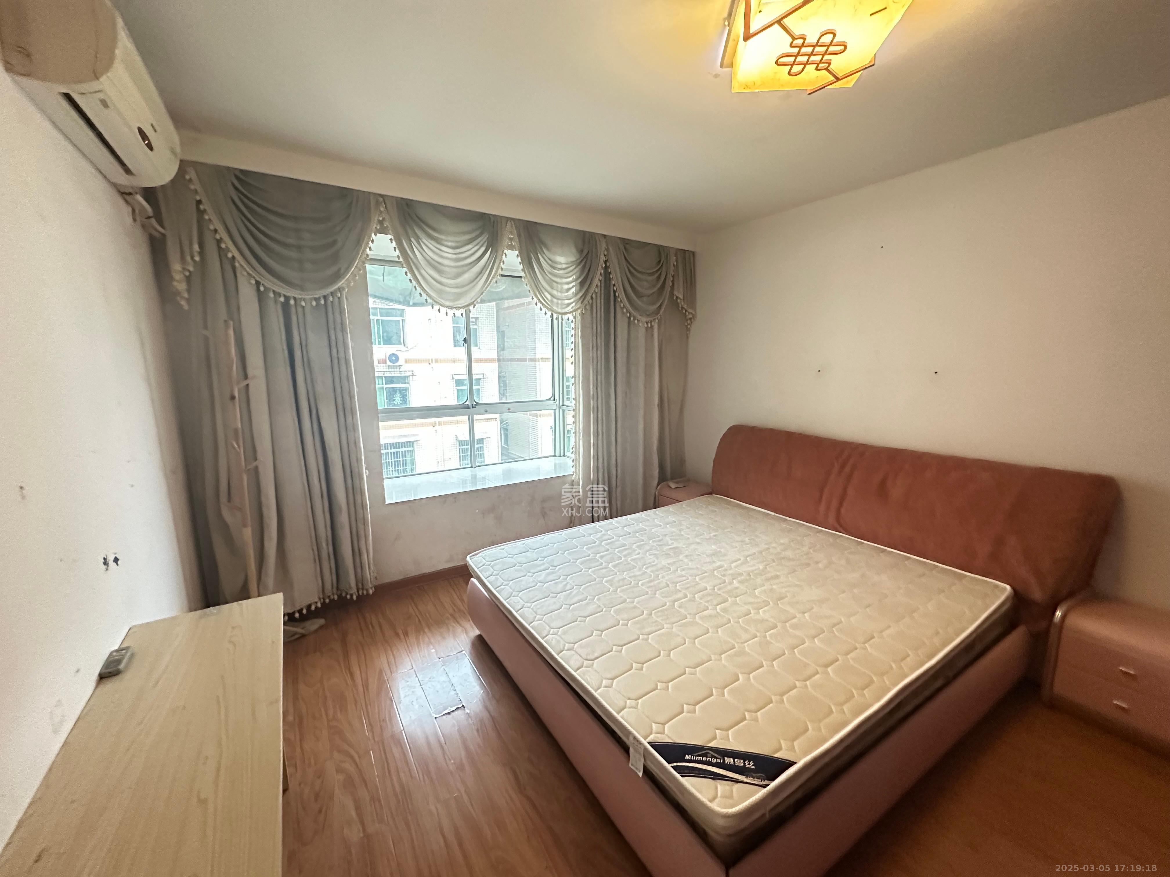 银晟花园 3室2厅2卫 2300.0元/月 银晟花园 3室2厅2卫 2300.0元/月室内图