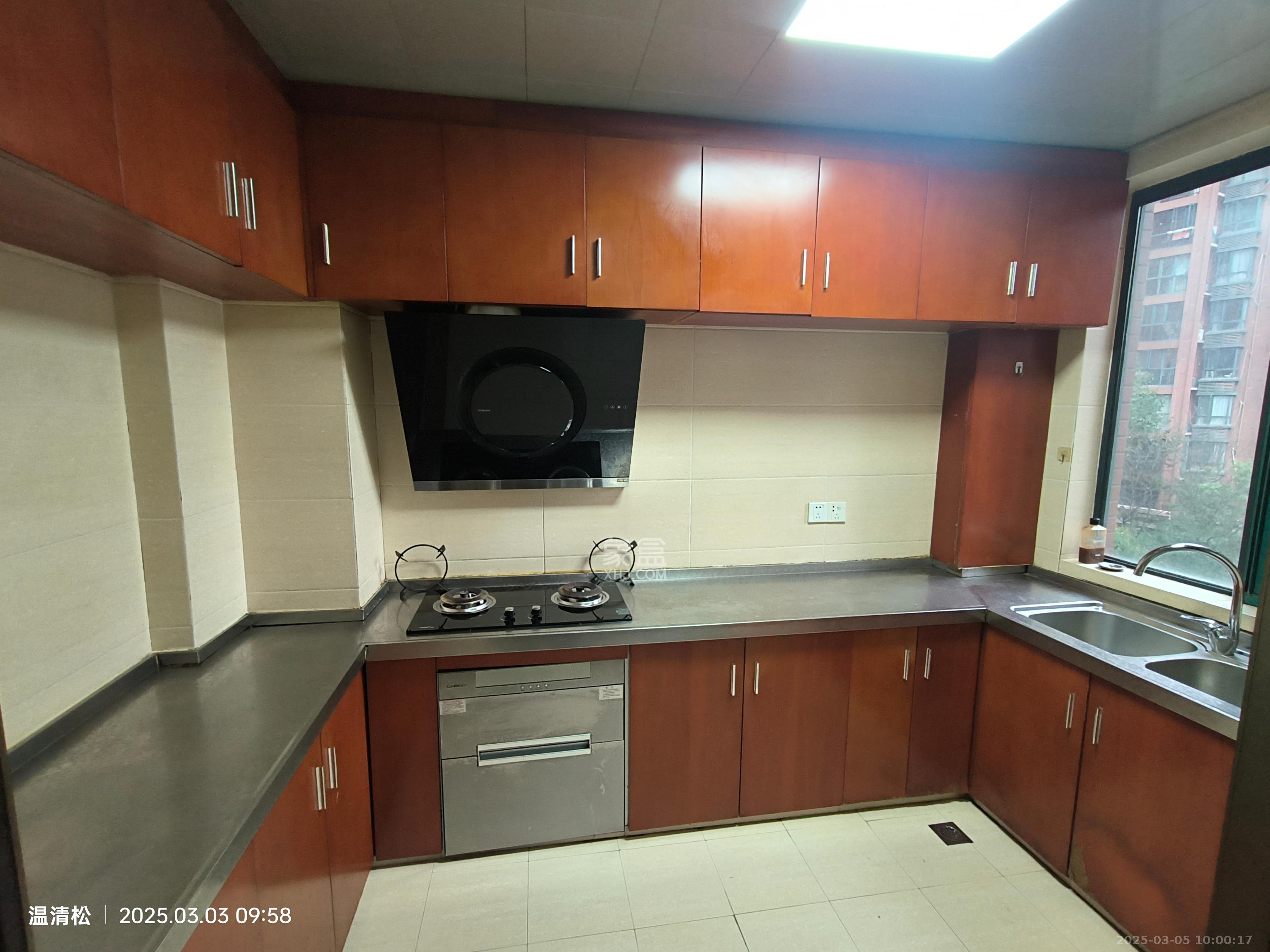 长沙欧洲城 3室2厅2卫 2600.0元/月 长沙欧洲城 3室2厅2卫 2600.0元/月室内图