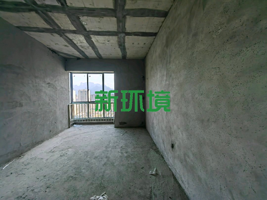 龙源华城  3室2厅2卫   73.00万客厅