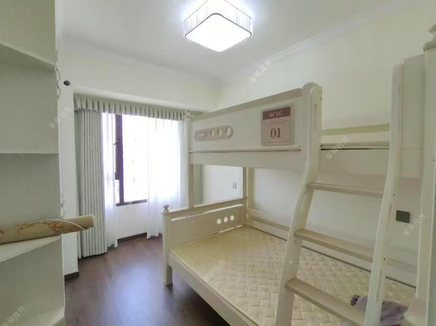 鑫湘悦璟台 4室2厅2卫 89.8万 鑫湘悦璟台 4室2厅2卫 89.8万客厅