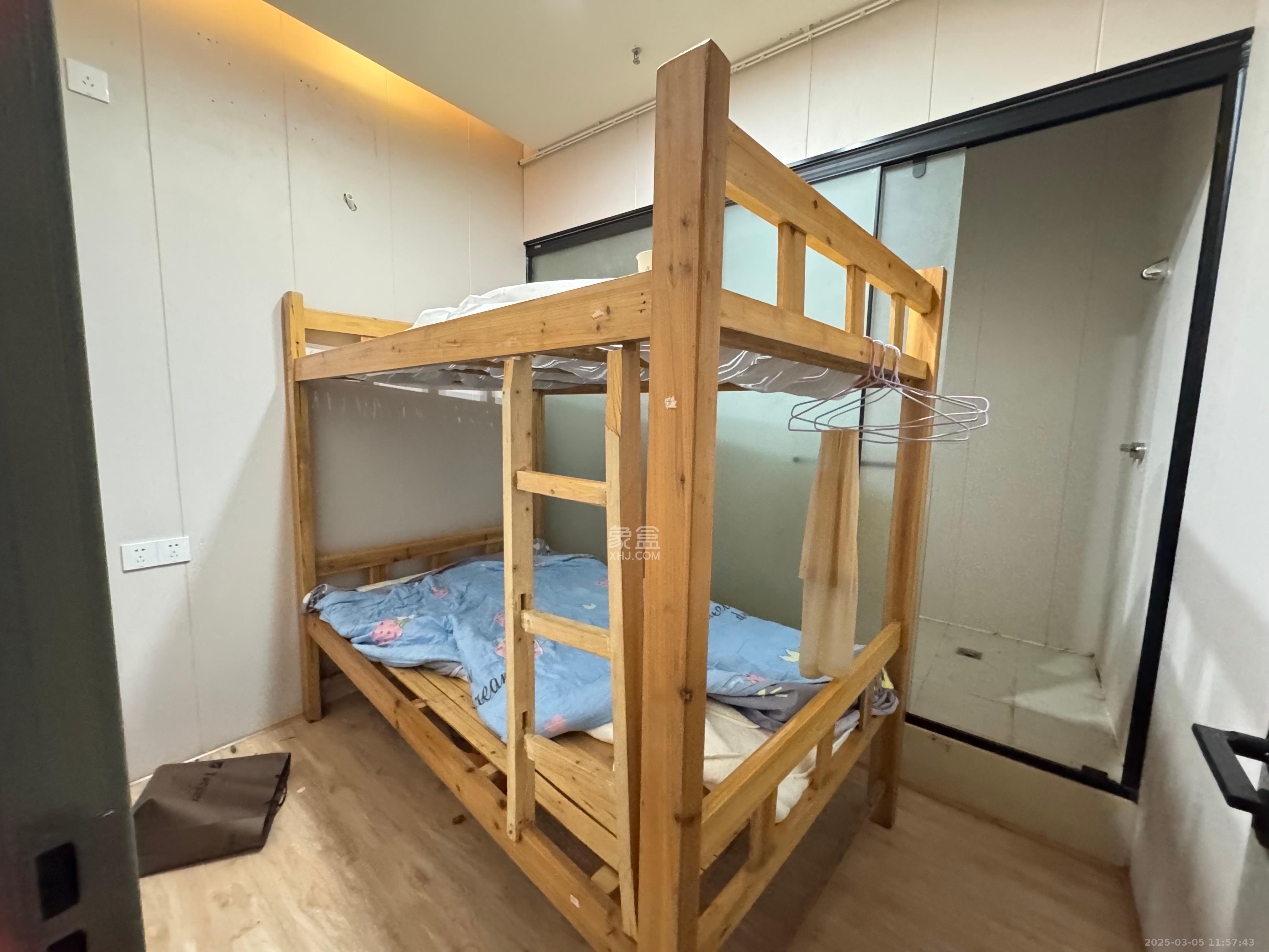 叠彩兰亭 1室2厅1卫 2700.0元/月 叠彩兰亭 1室2厅1卫 2700.0元/月室内图