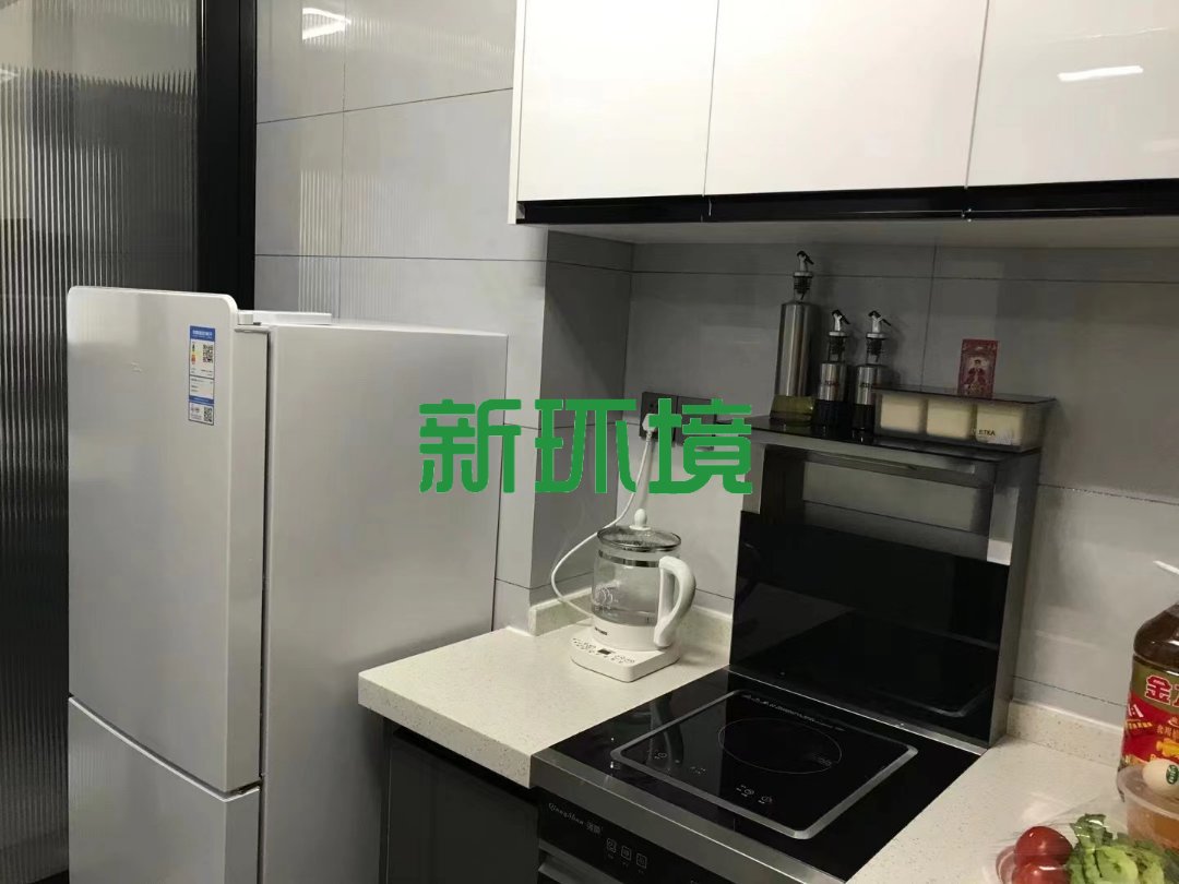 东岳新外滩  1室1厅1卫   38.00万客厅