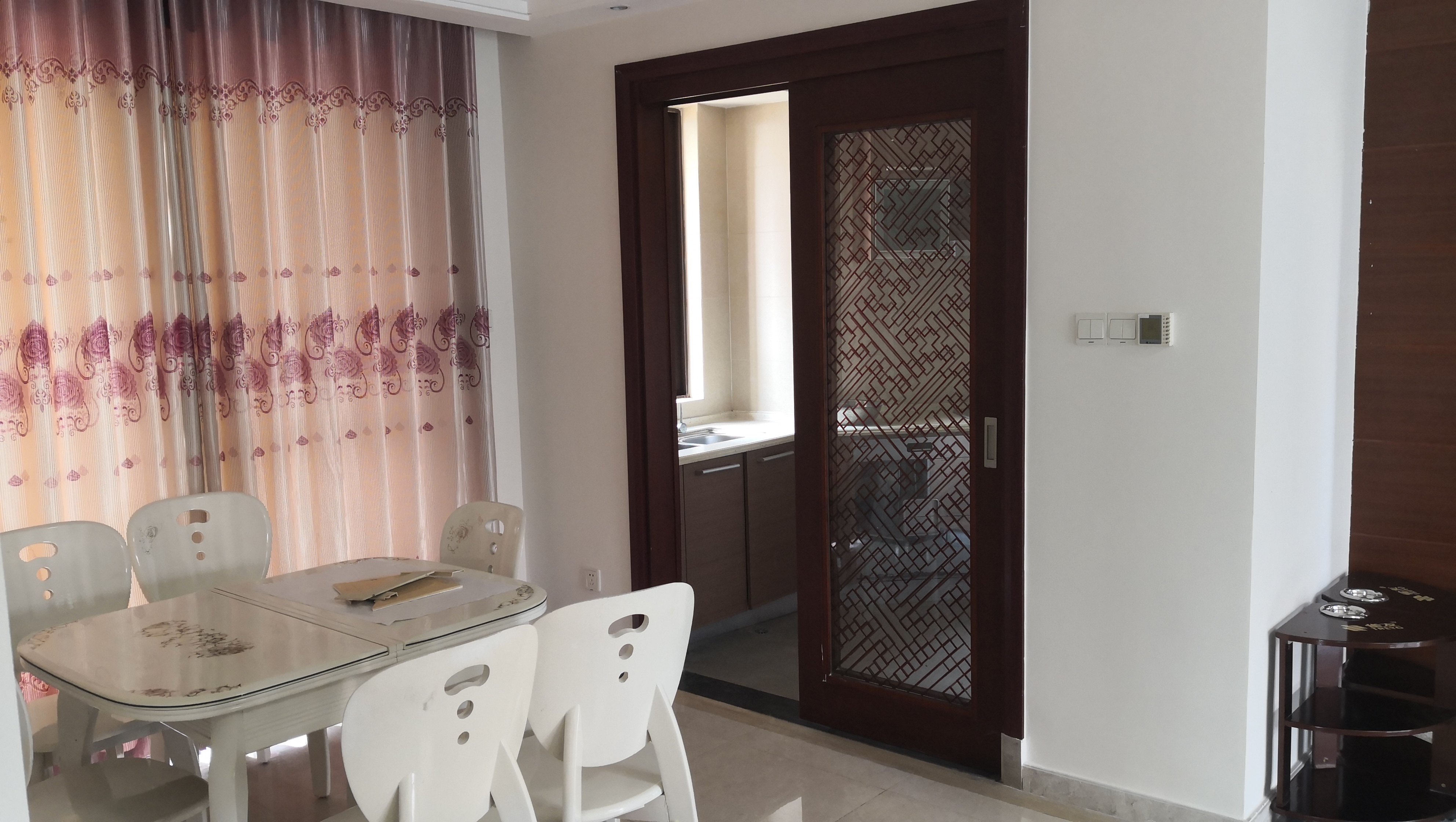 紫园B区  2室2厅1卫    2600.0元/月 紫园B区  2室2厅1卫    2600.0元/月室内图