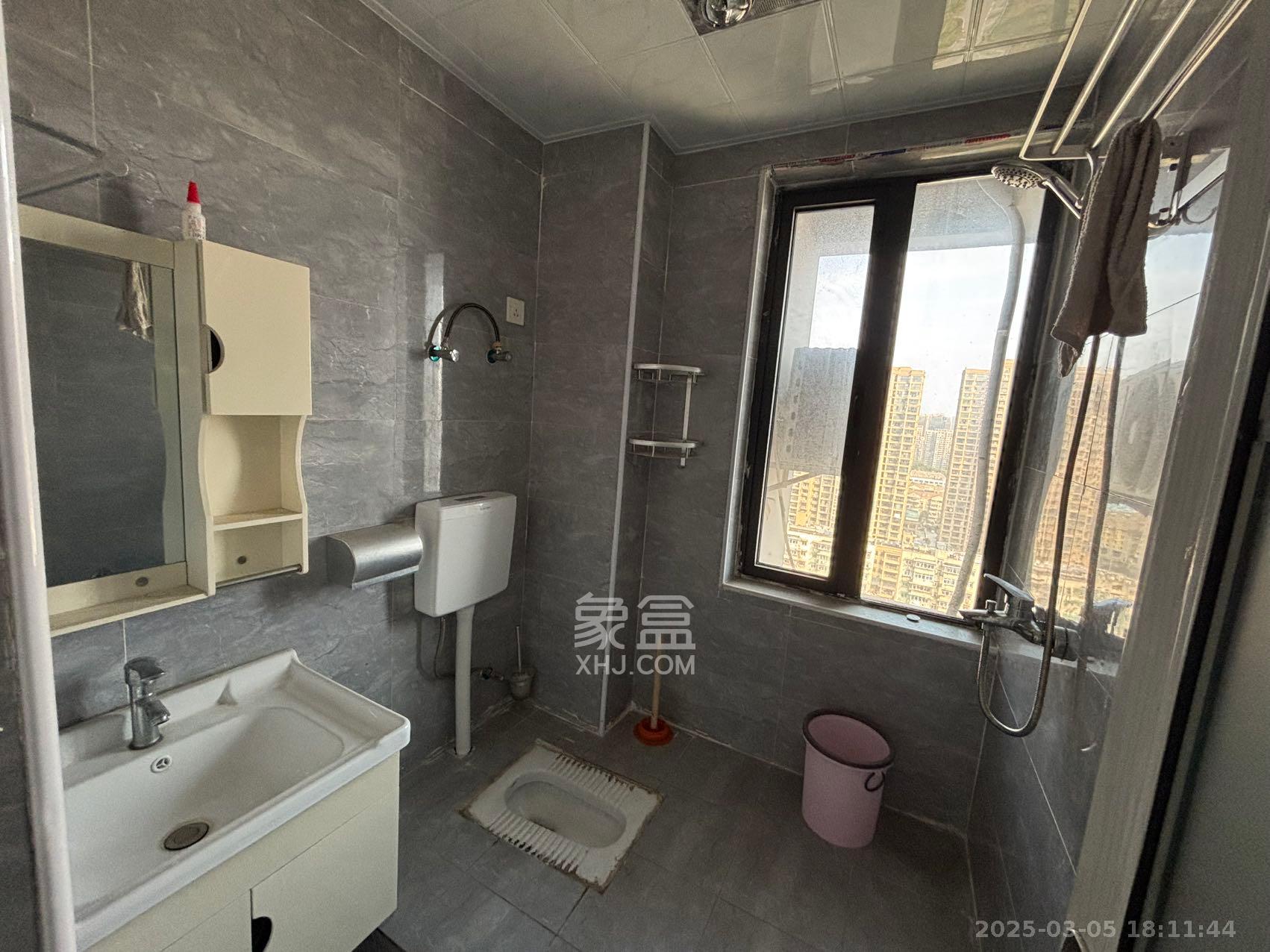 裕天国际商汇中心 1室1厅1卫 2200.0元/月 裕天国际商汇中心 1室1厅1卫 2200.0元/月室内图