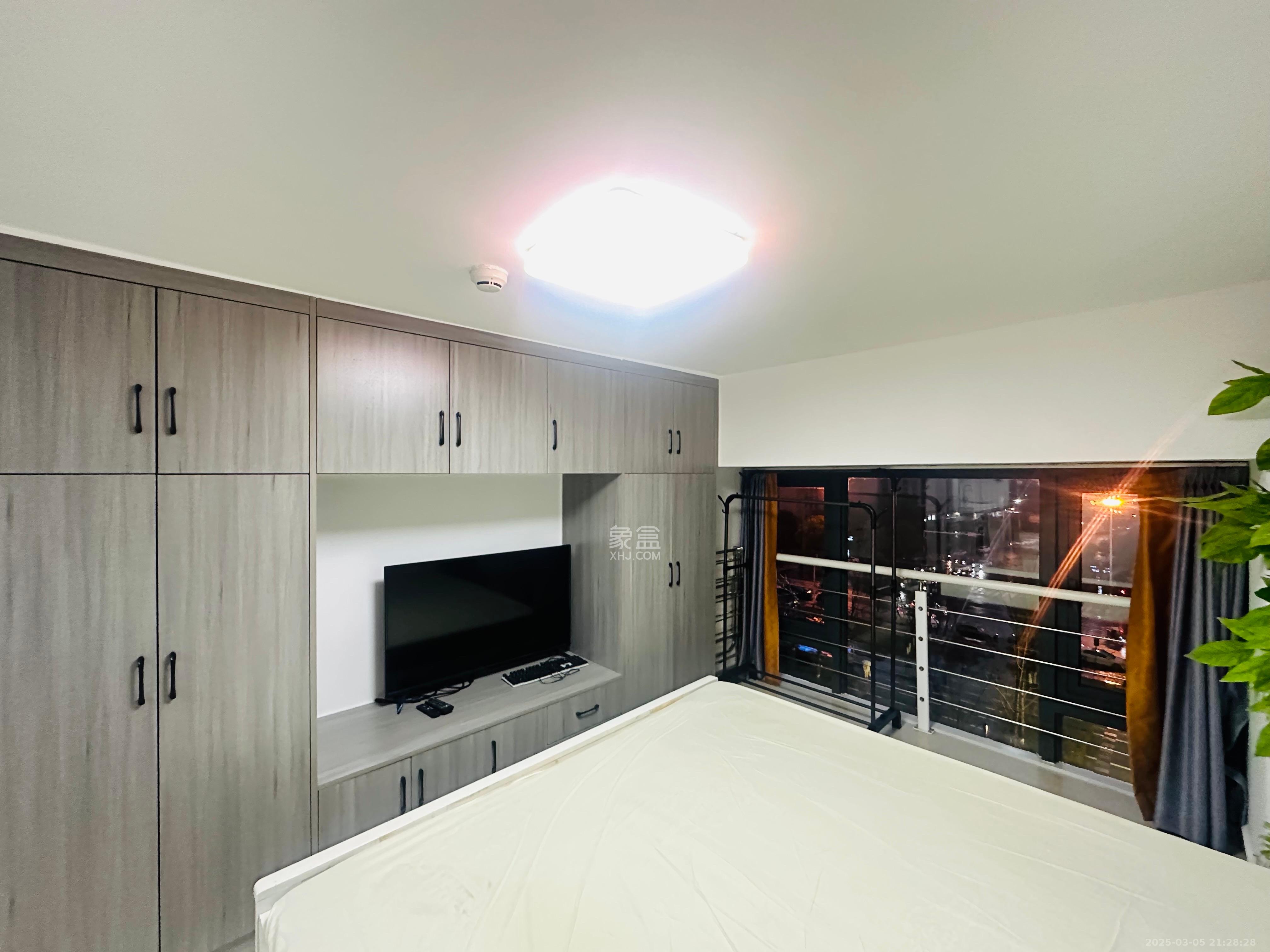 龙湖湘江星座（祺鑫星座公寓）  1室1厅1卫    1300.0元/月室内图