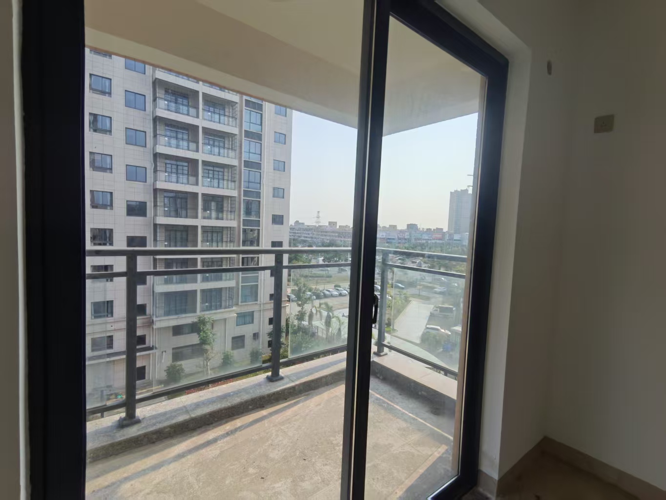 港岛花园 3室2厅2卫 235.0万 港岛花园 3室2厅2卫 235.0万室内图