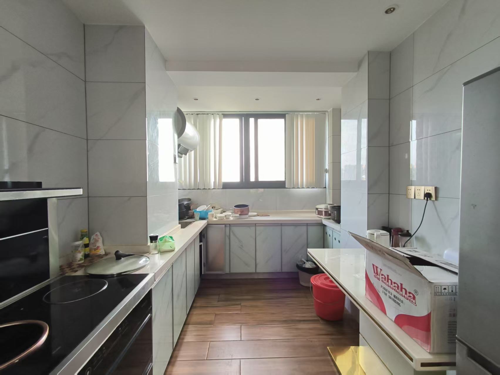 现代美居(喜盈门) 1室0厅0卫 188.0万 现代美居(喜盈门) 1室0厅0卫 188.0万客厅