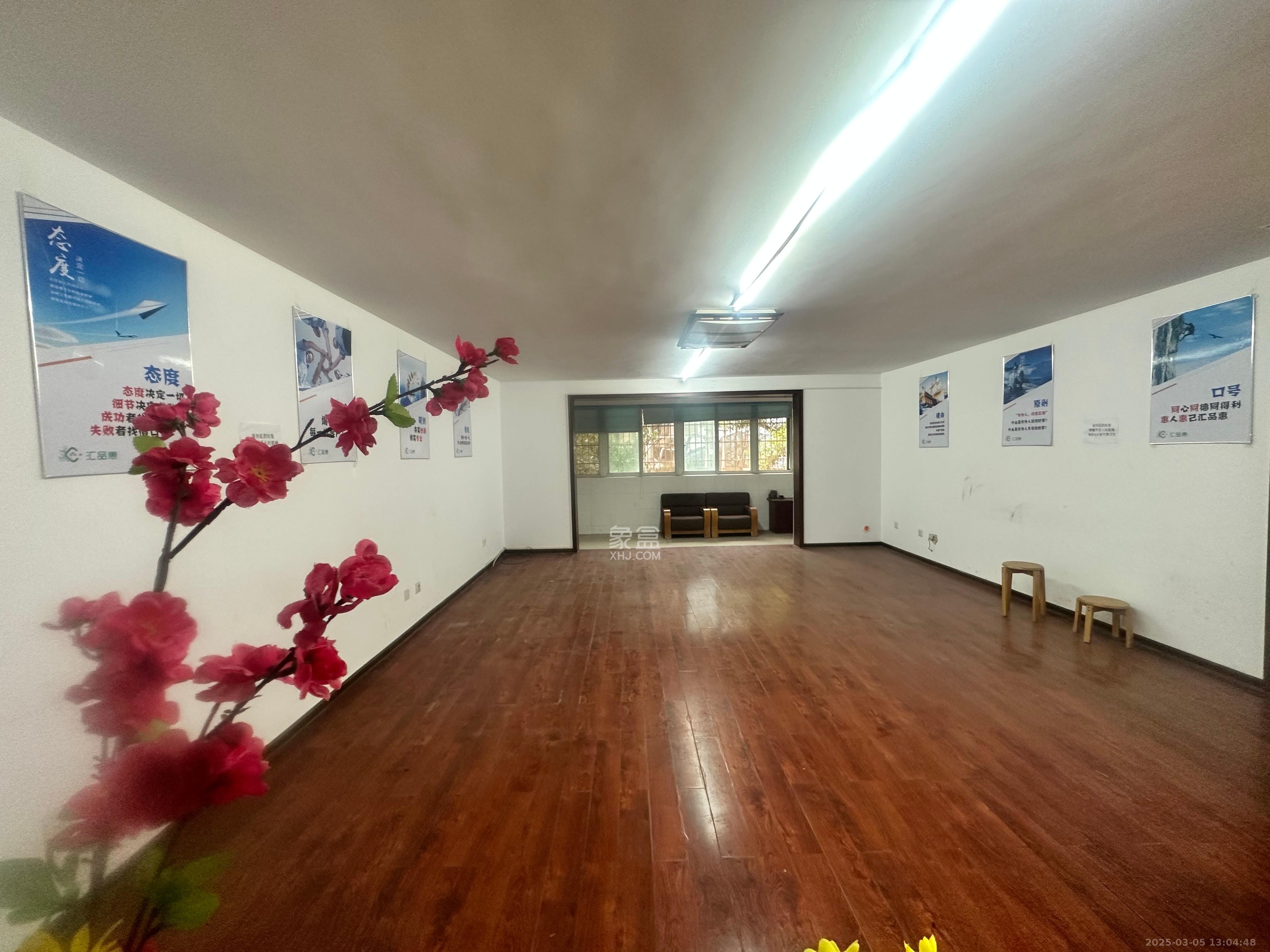 金达家园 3室2厅2卫 2500.0元/月 金达家园 3室2厅2卫 2500.0元/月室内图