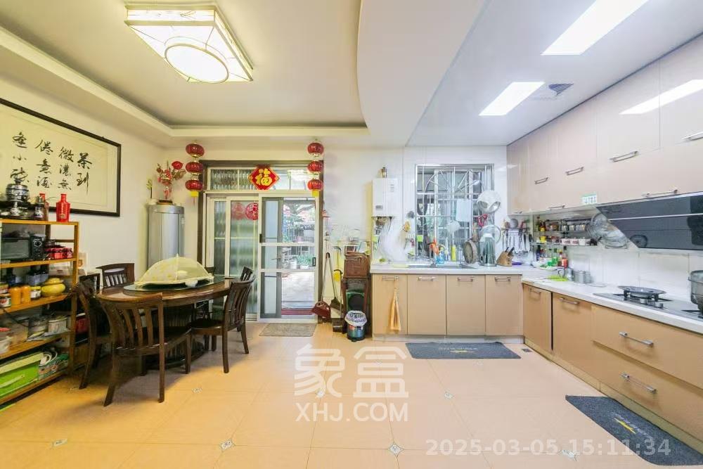 和平花园  5室2厅3卫   7000.00元/月室内图