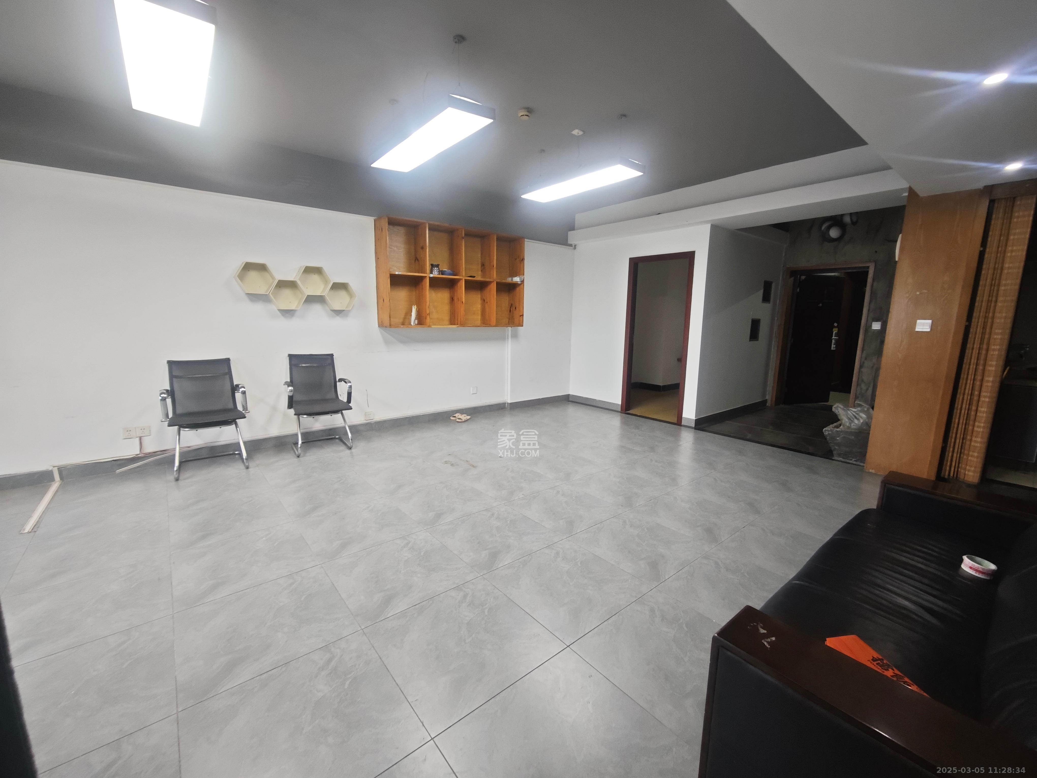 越界(天佑国际大厦)  1室1厅1卫    3600.0元/月 越界(天佑国际大厦)  1室1厅1卫    3600.0元/月室内图