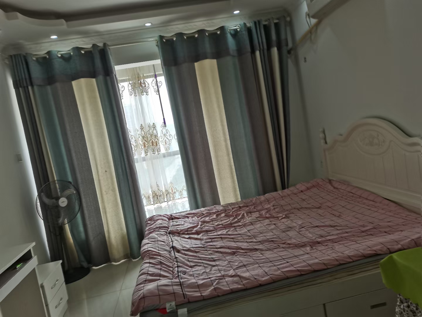 鸿浩达吉星广场(秀石街)  1室1厅1卫    800.0元/月室内图