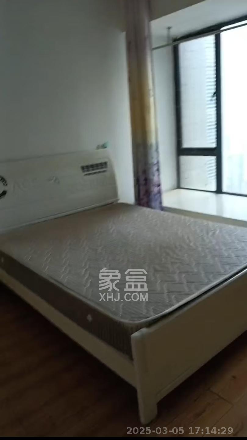 蓝山郡  1室1厅1卫    600.0元/月 蓝山郡  1室1厅1卫    600.0元/月