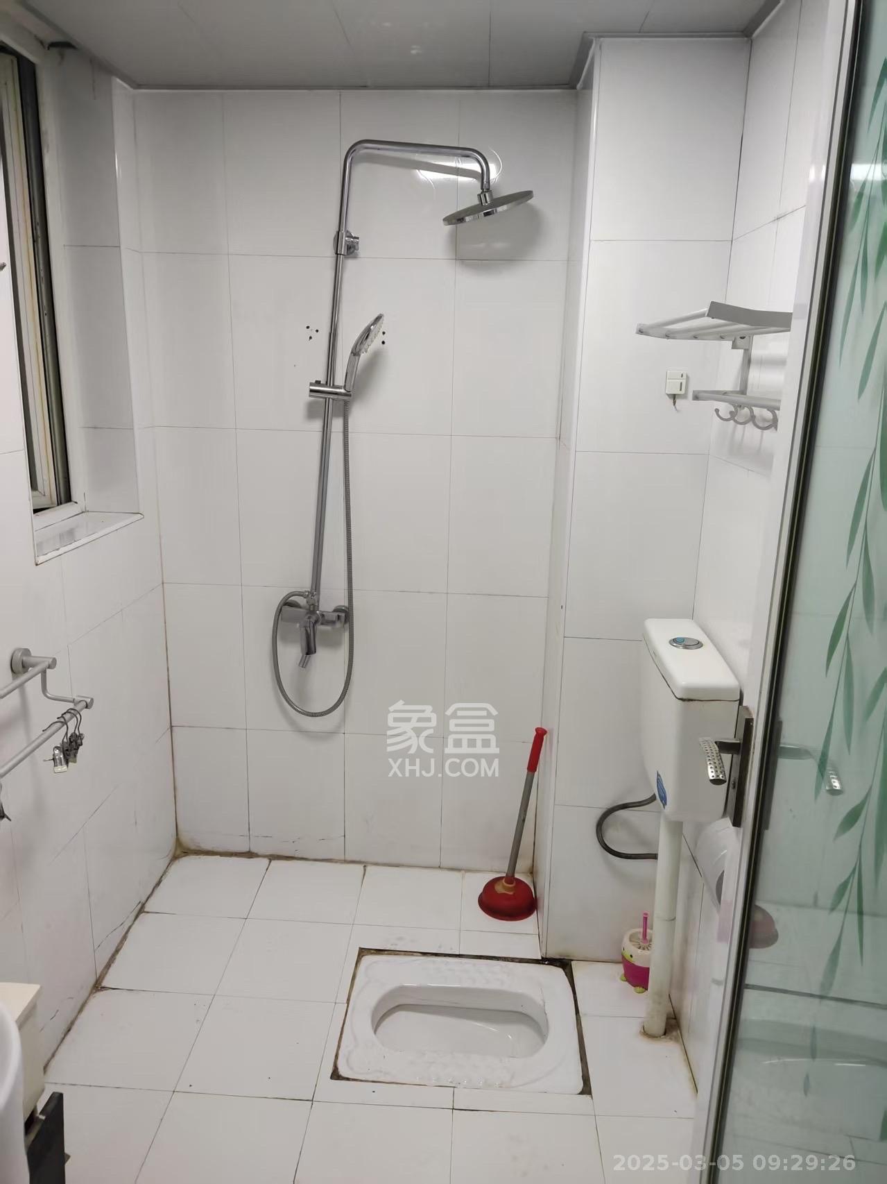 玛依拉山庄 1室1厅1卫 1500.0元/月 玛依拉山庄 1室1厅1卫 1500.0元/月室内图