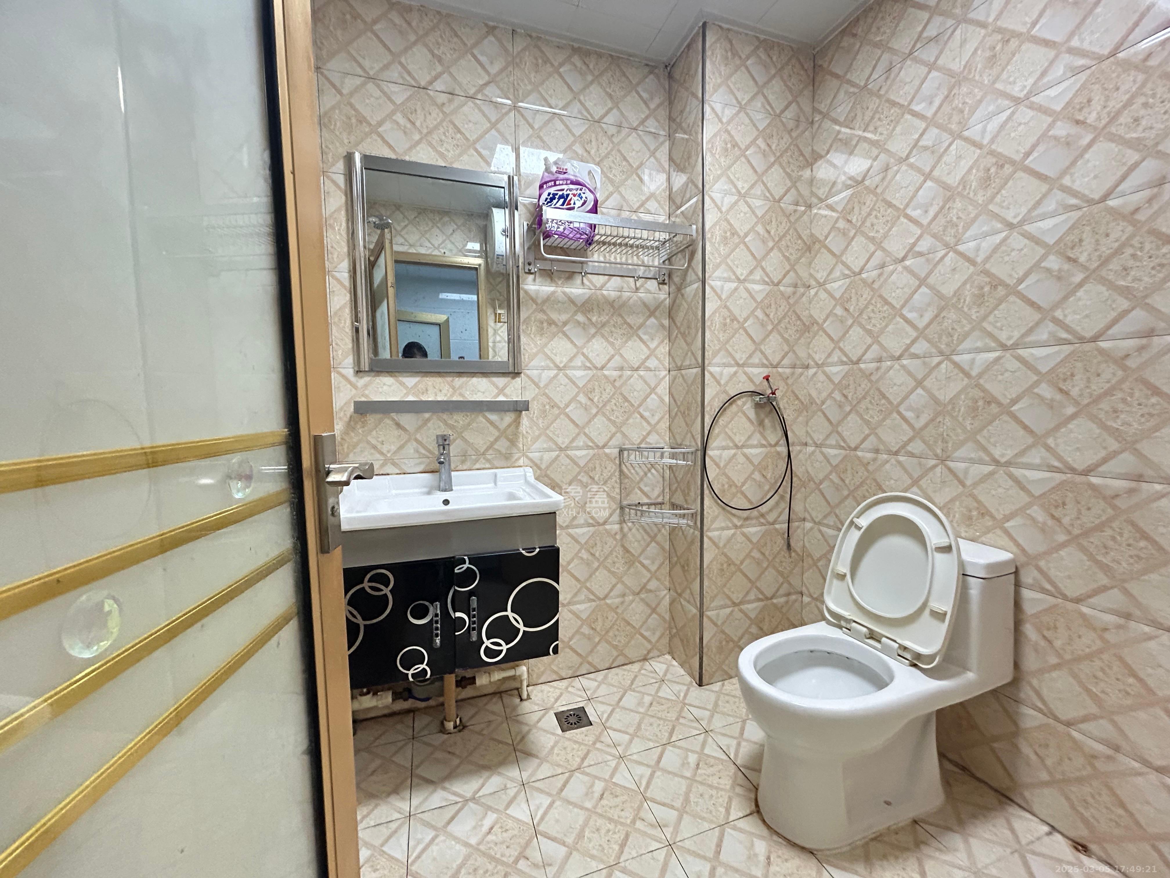 达美D6区  1室1厅1卫    1500.0元/月室内图
