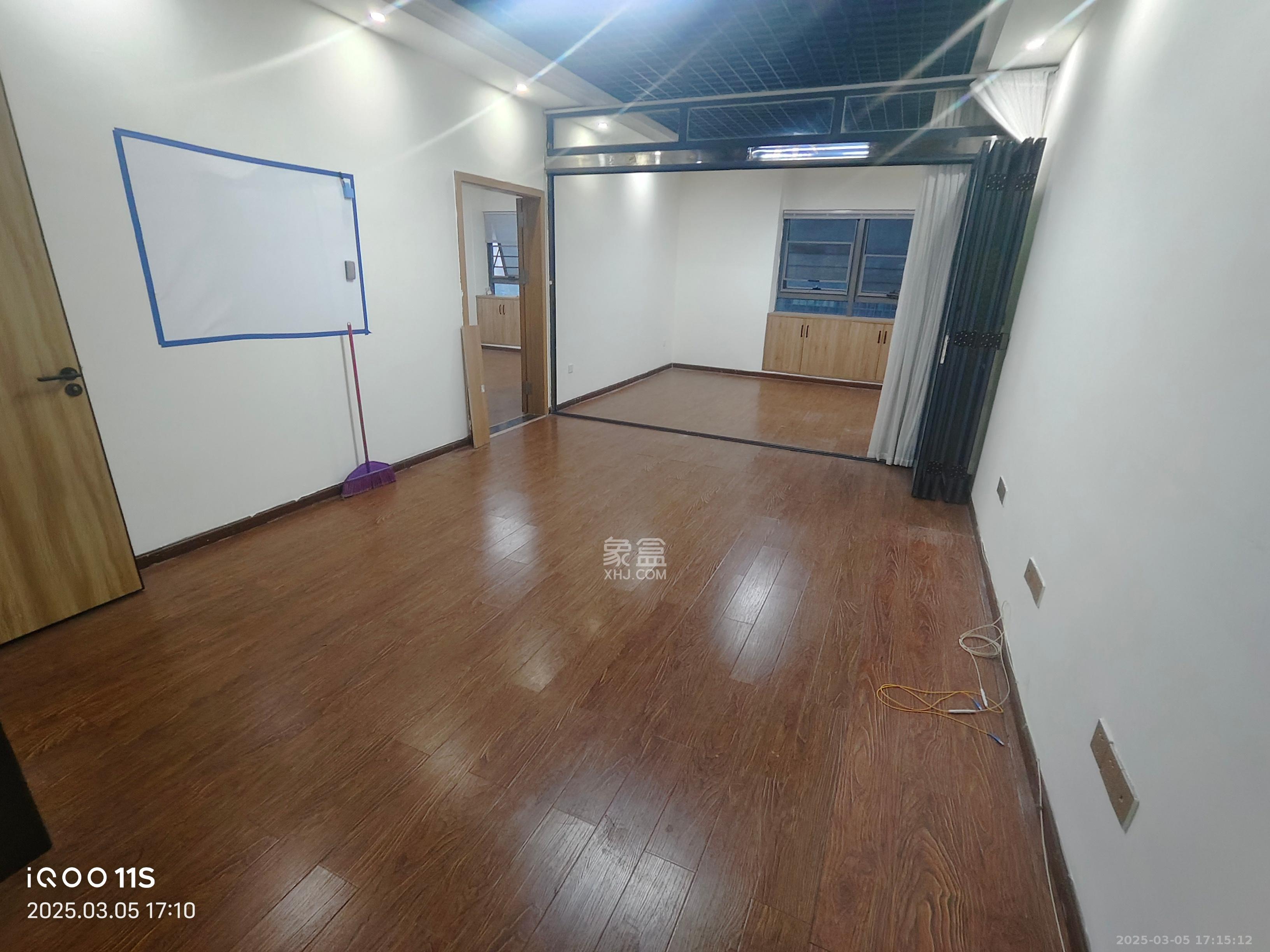 长房时代城   122.0㎡     6600.00元/月室内图