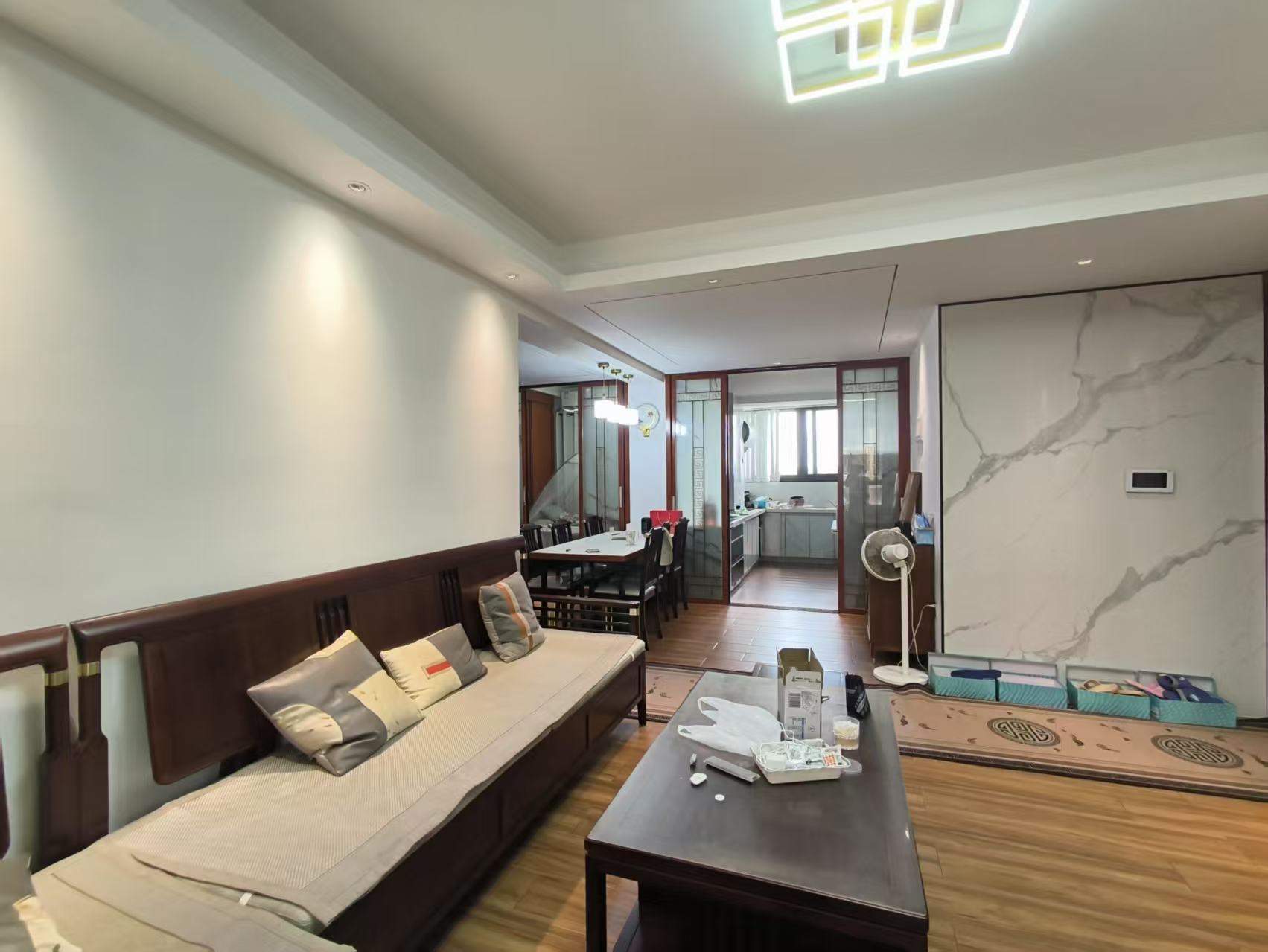 现代美居(喜盈门) 1室0厅0卫 188.0万 现代美居(喜盈门) 1室0厅0卫 188.0万客厅