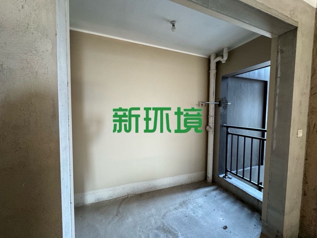 荣盛花语书苑 4室2厅2卫 85.0万 荣盛花语书苑 4室2厅2卫 85.0万客厅