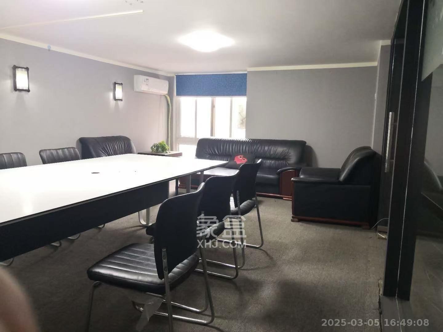 君临天厦 4室2厅2卫 4300.0元/月 君临天厦 4室2厅2卫 4300.0元/月室内图