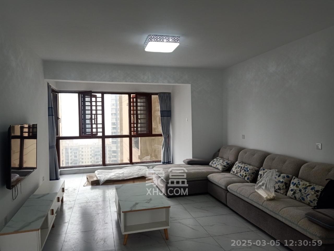 中建嘉和城  3室2厅2卫   2600.00元/月
