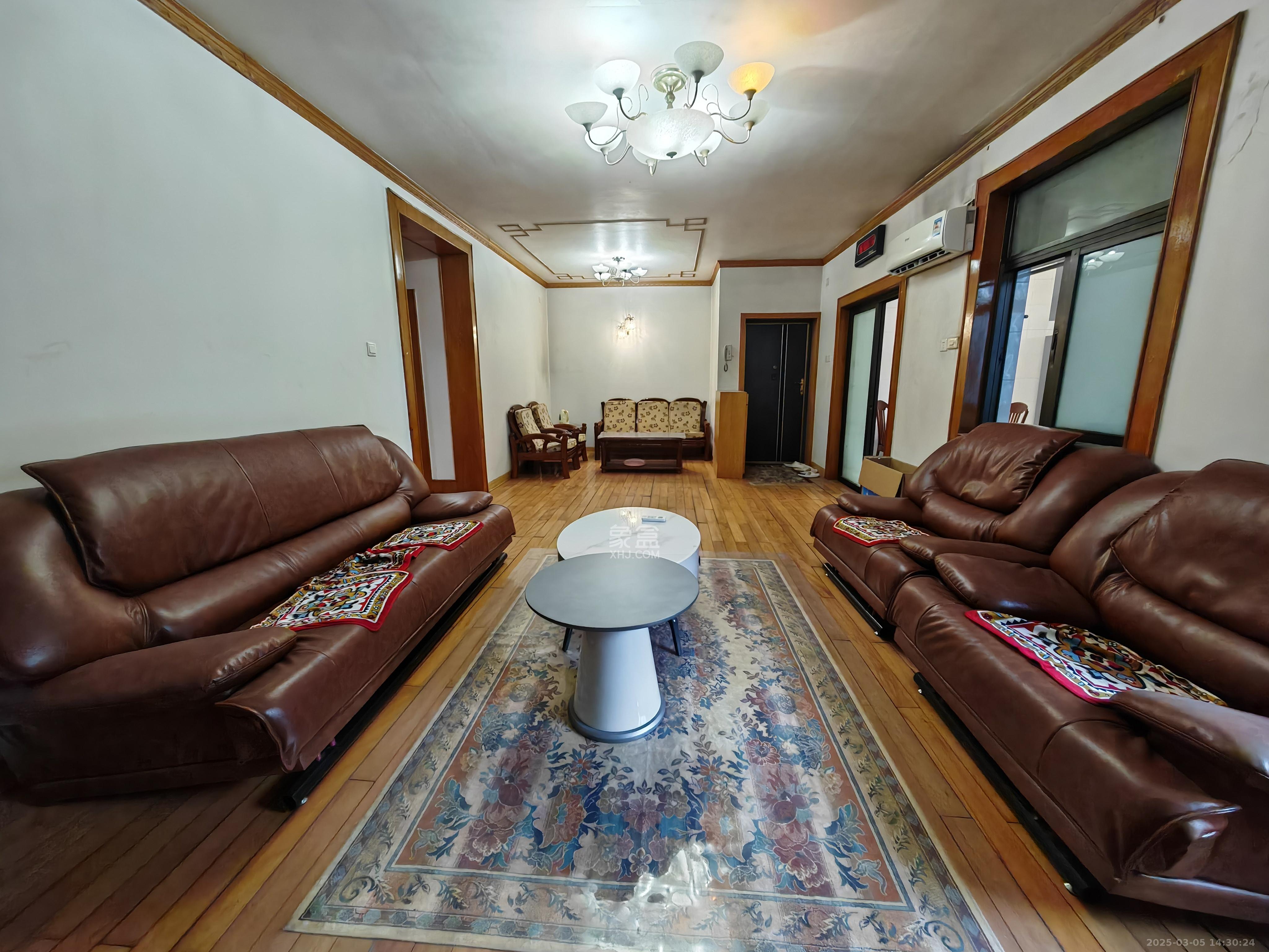 湘农桥社区 3室2厅1卫 3000.0元/月 湘农桥社区 3室2厅1卫 3000.0元/月室内图