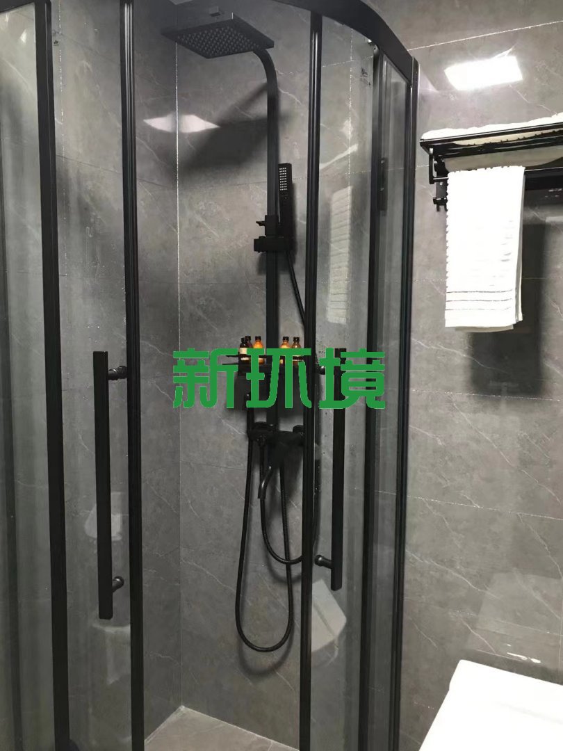 东岳新外滩  1室1厅1卫   38.00万客厅