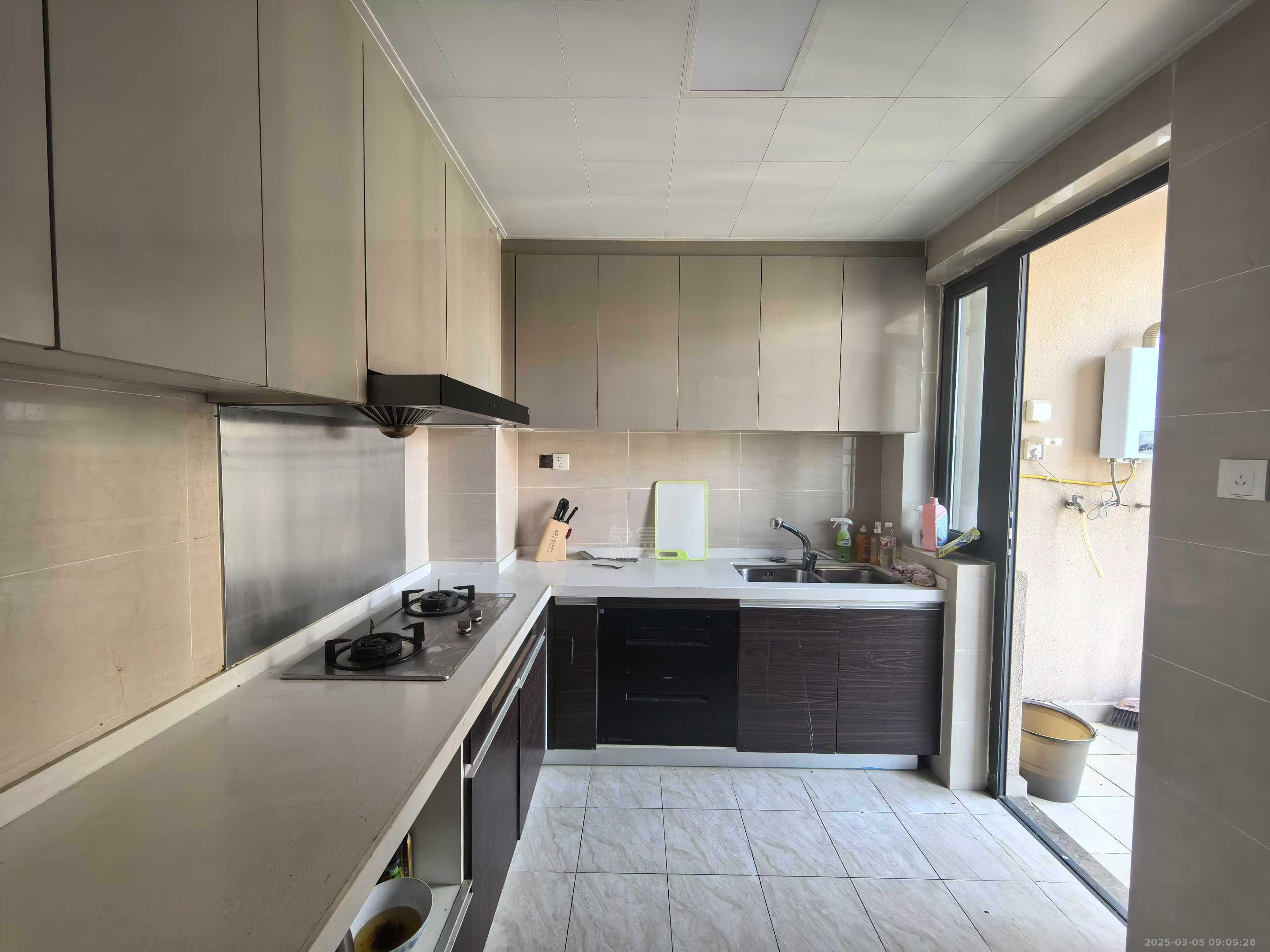 株洲恒大悦珑台  4室2厅2卫    1900.0元/月 株洲恒大悦珑台  4室2厅2卫    1900.0元/月室内图