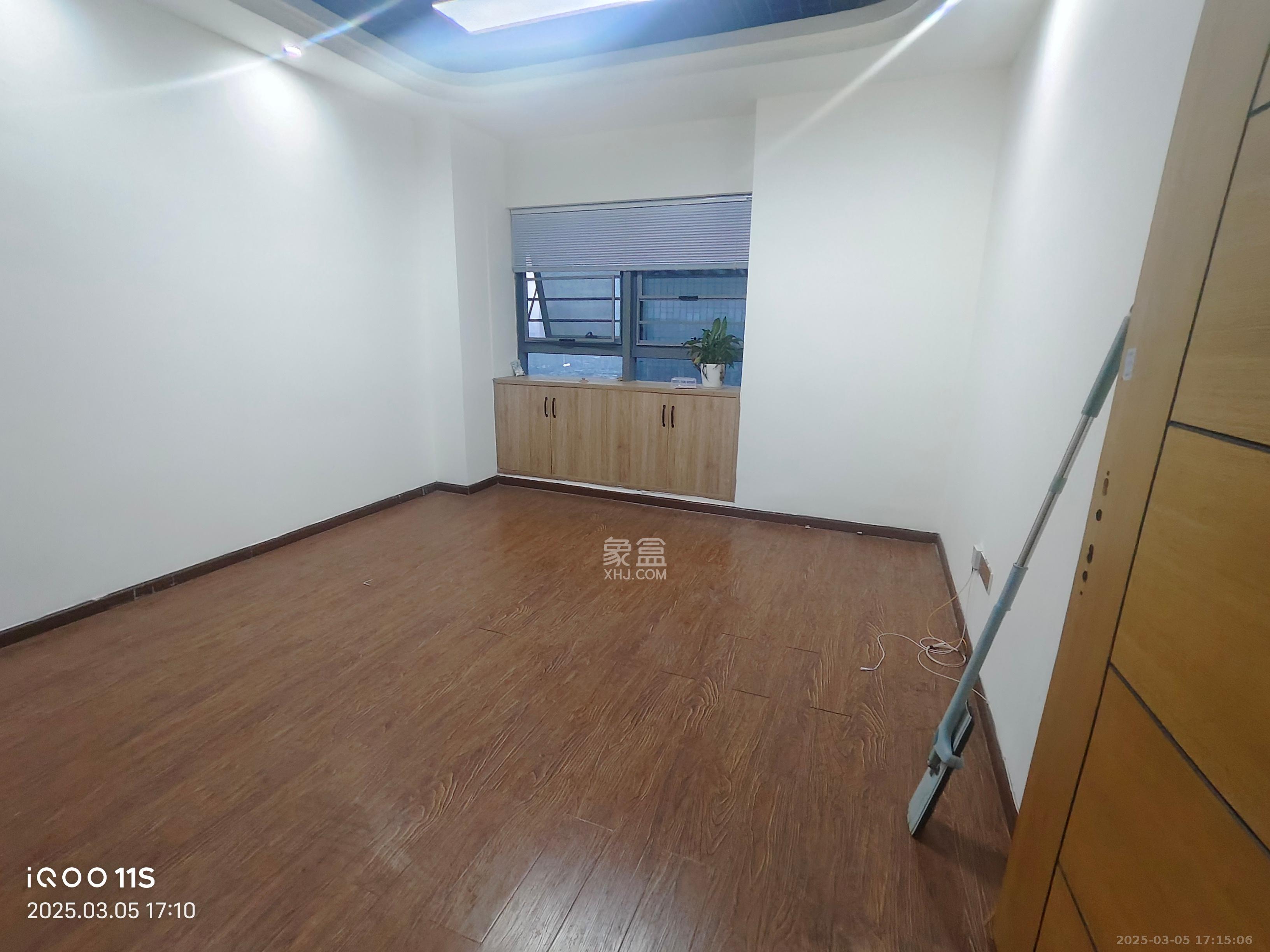 长房时代城   122.0㎡     6600.00元/月室内图
