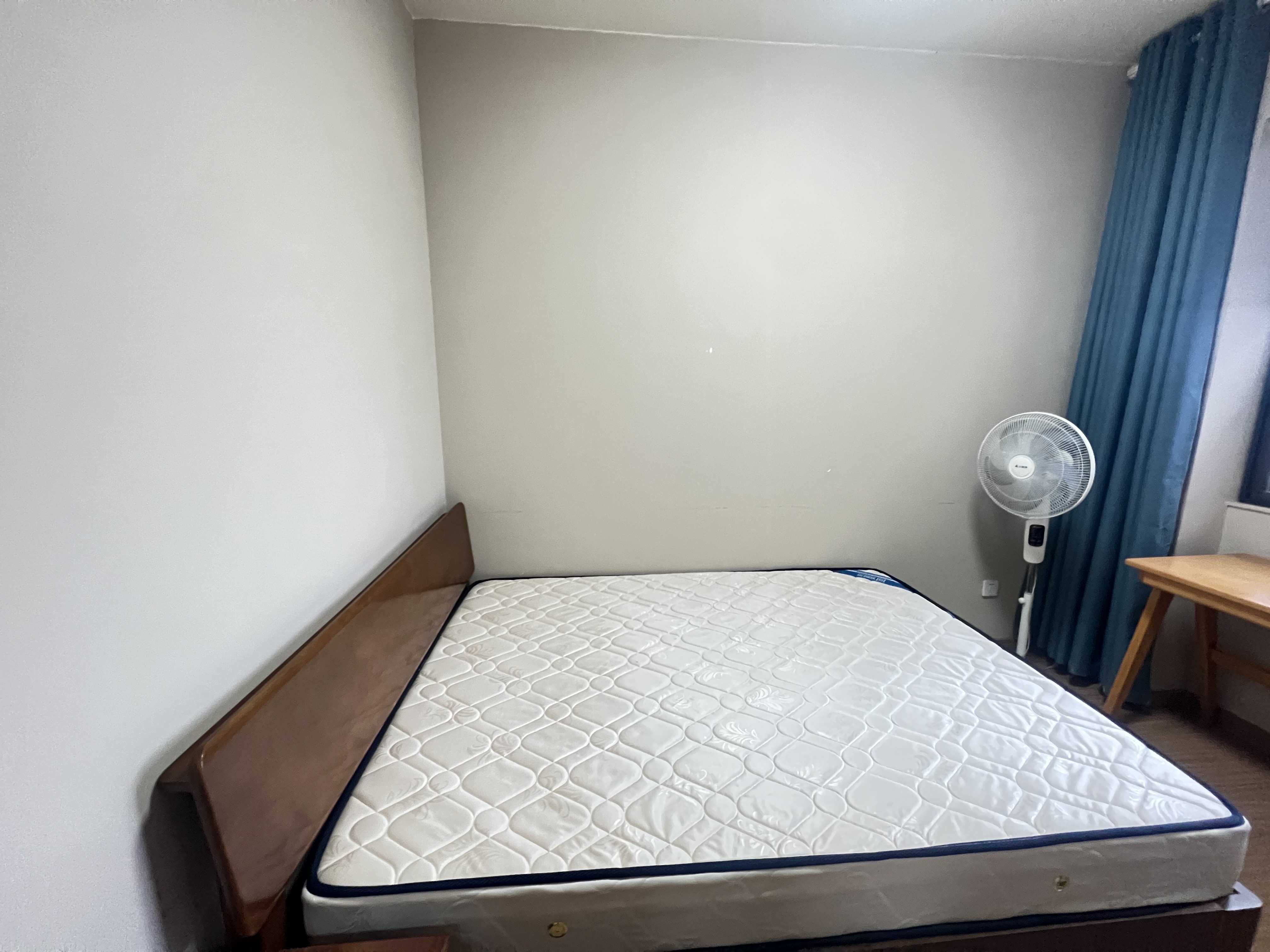 麓谷小镇  3室2厅1卫   2300.00元/月户型图