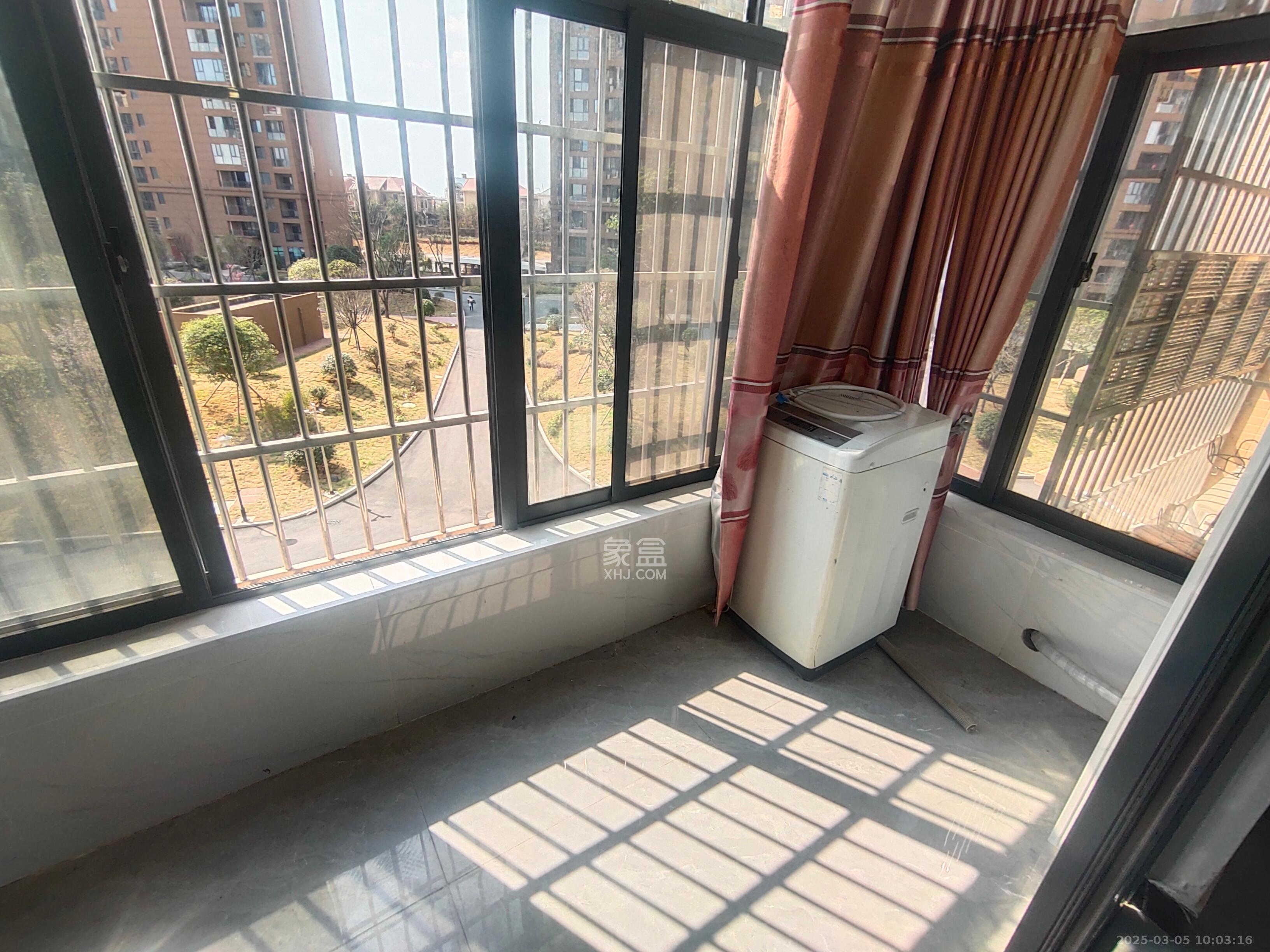 紫华郡 2室2厅2卫 2100.0元/月 紫华郡 2室2厅2卫 2100.0元/月室内图