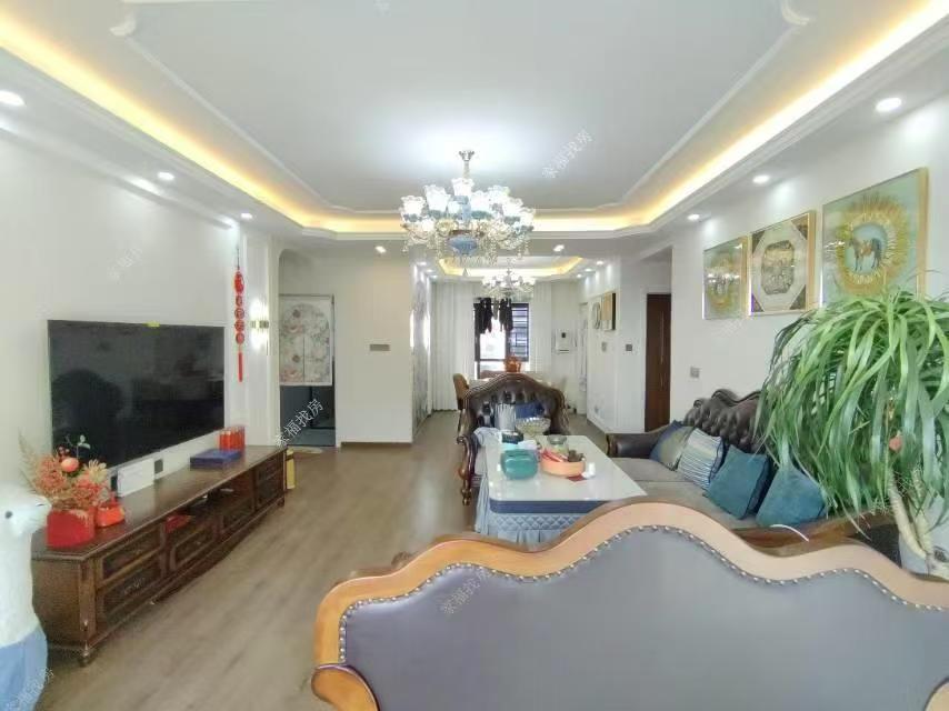 鑫湘悦璟台 4室2厅2卫 89.8万 鑫湘悦璟台 4室2厅2卫 89.8万客厅