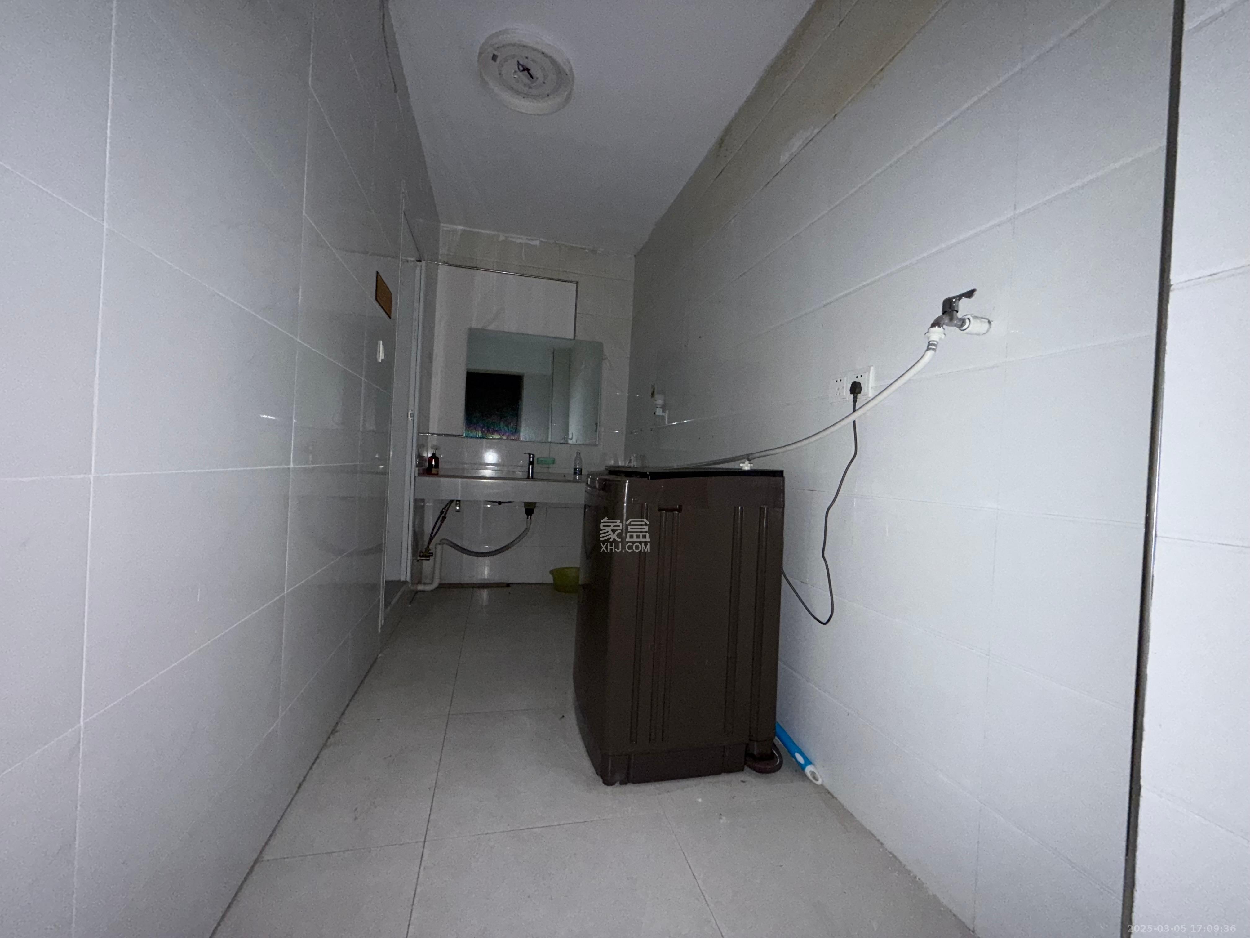 晶华美地  5室2厅3卫   3200.00元/月室内图