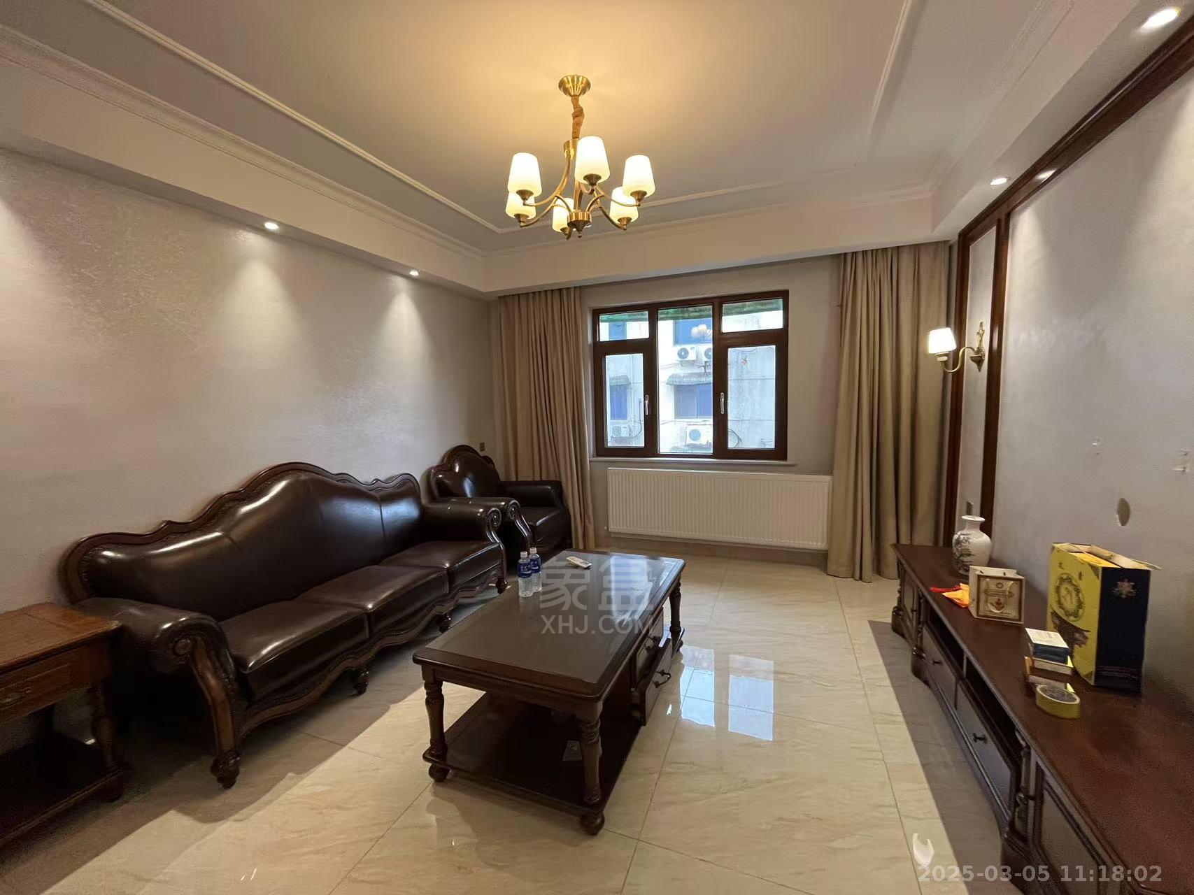 市委宿舍神龙小区 3室2厅1卫 2200.0元/月 市委宿舍神龙小区 3室2厅1卫 2200.0元/月室内图