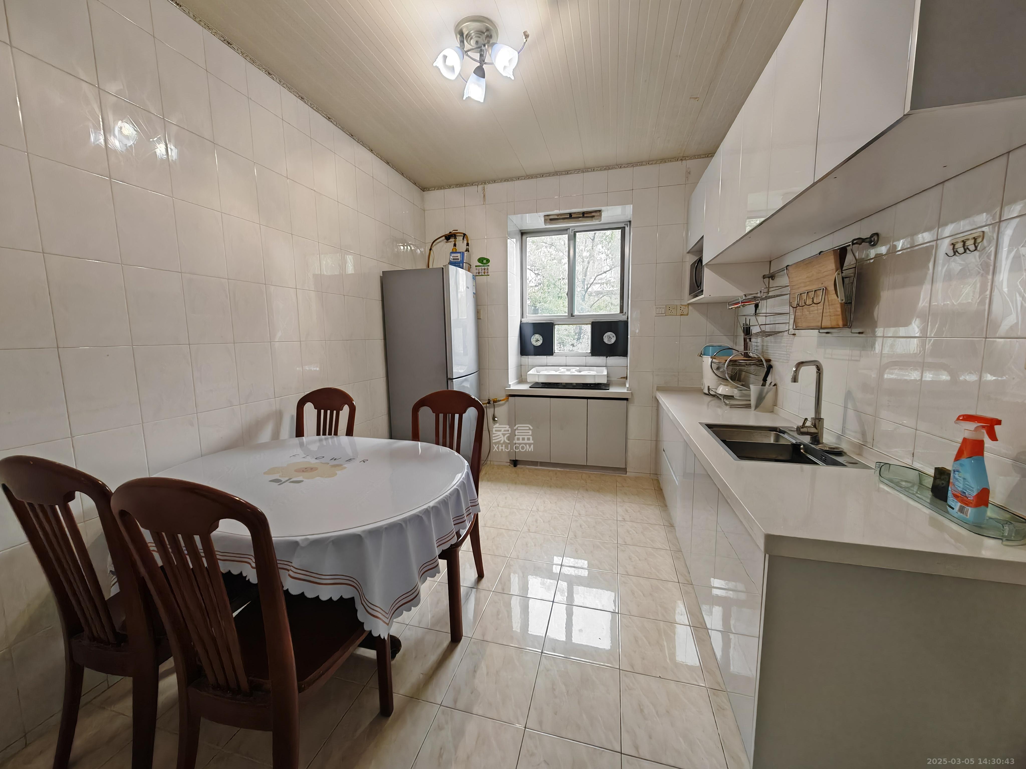 湘农桥社区 3室2厅1卫 3000.0元/月 湘农桥社区 3室2厅1卫 3000.0元/月室内图