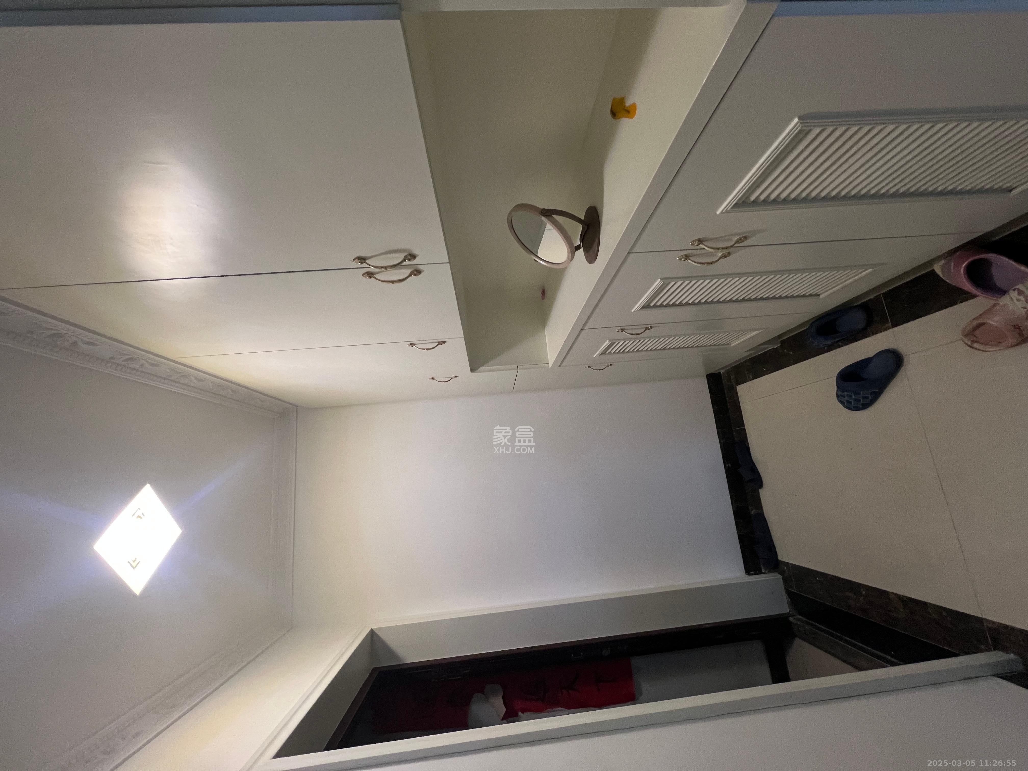 悦湖山 3室2厅2卫 2800.0元/月 悦湖山 3室2厅2卫 2800.0元/月室内图