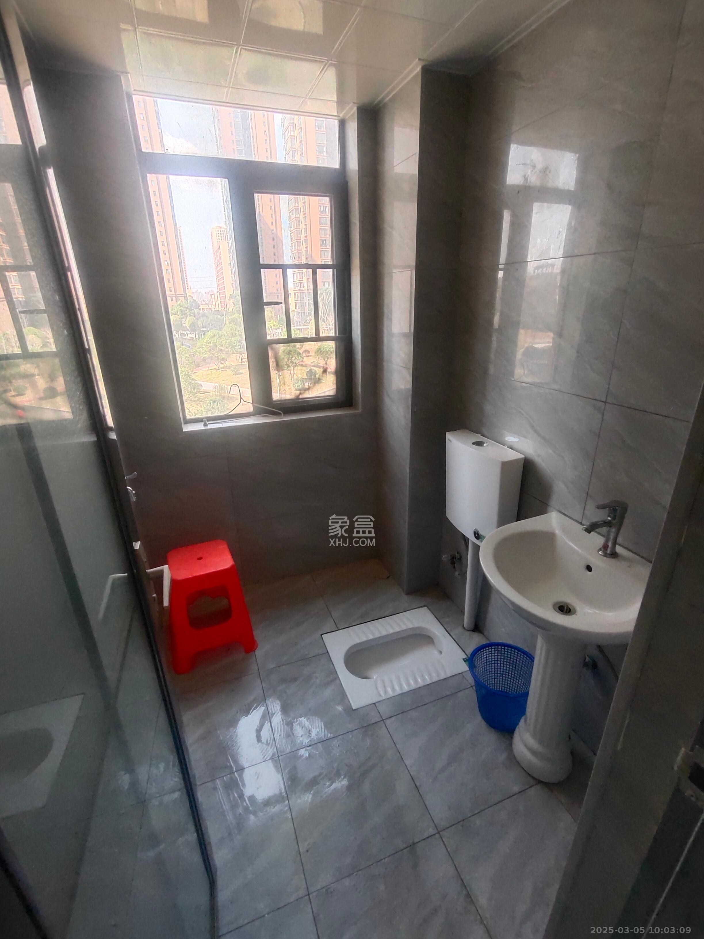 紫华郡 2室2厅2卫 2100.0元/月 紫华郡 2室2厅2卫 2100.0元/月室内图