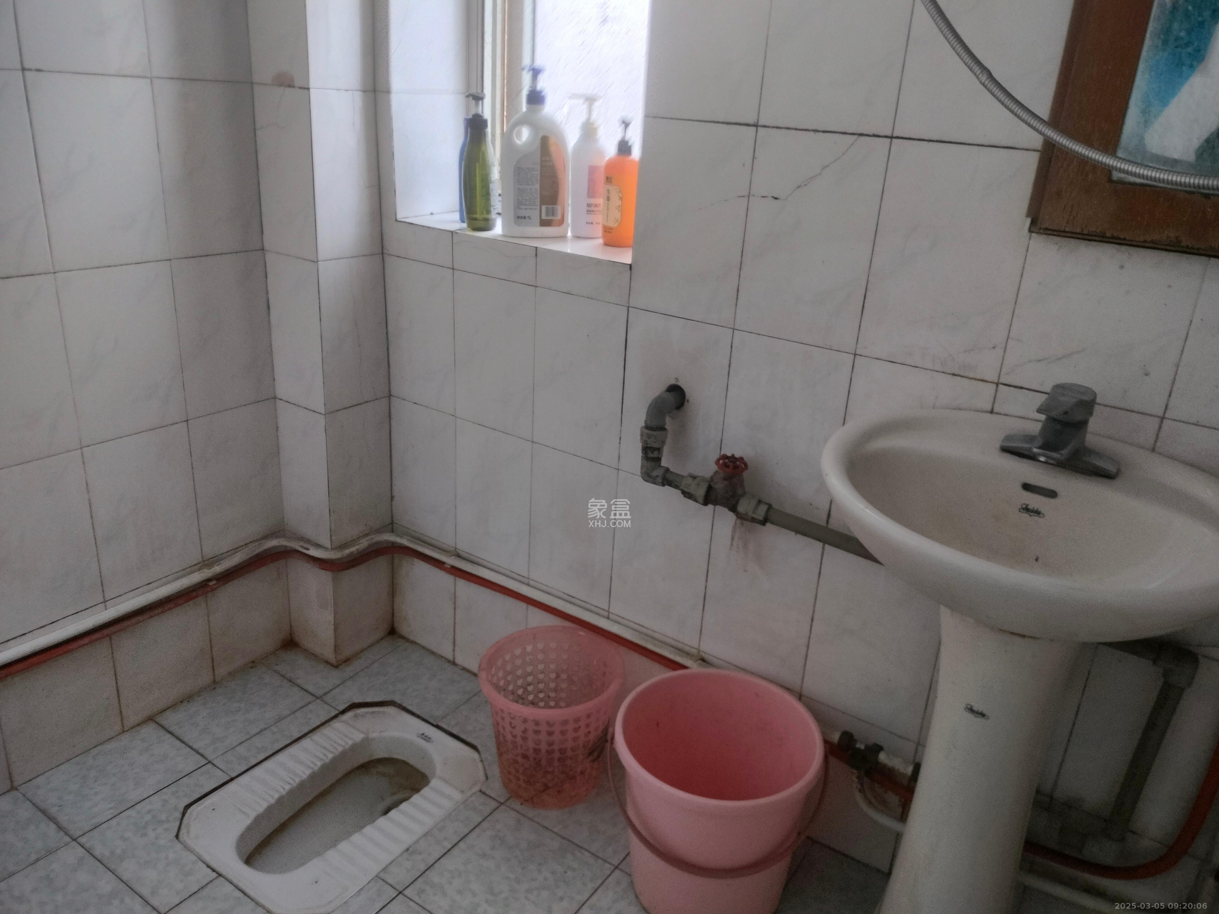 长沙理工大学教职工宿舍金盆岭住宅区(芙蓉路) 2室1厅1卫 1500.0元/月 长沙理工大学教职工宿舍金盆岭住宅区(芙蓉路) 2室1厅1卫 1500.0元/月室内图