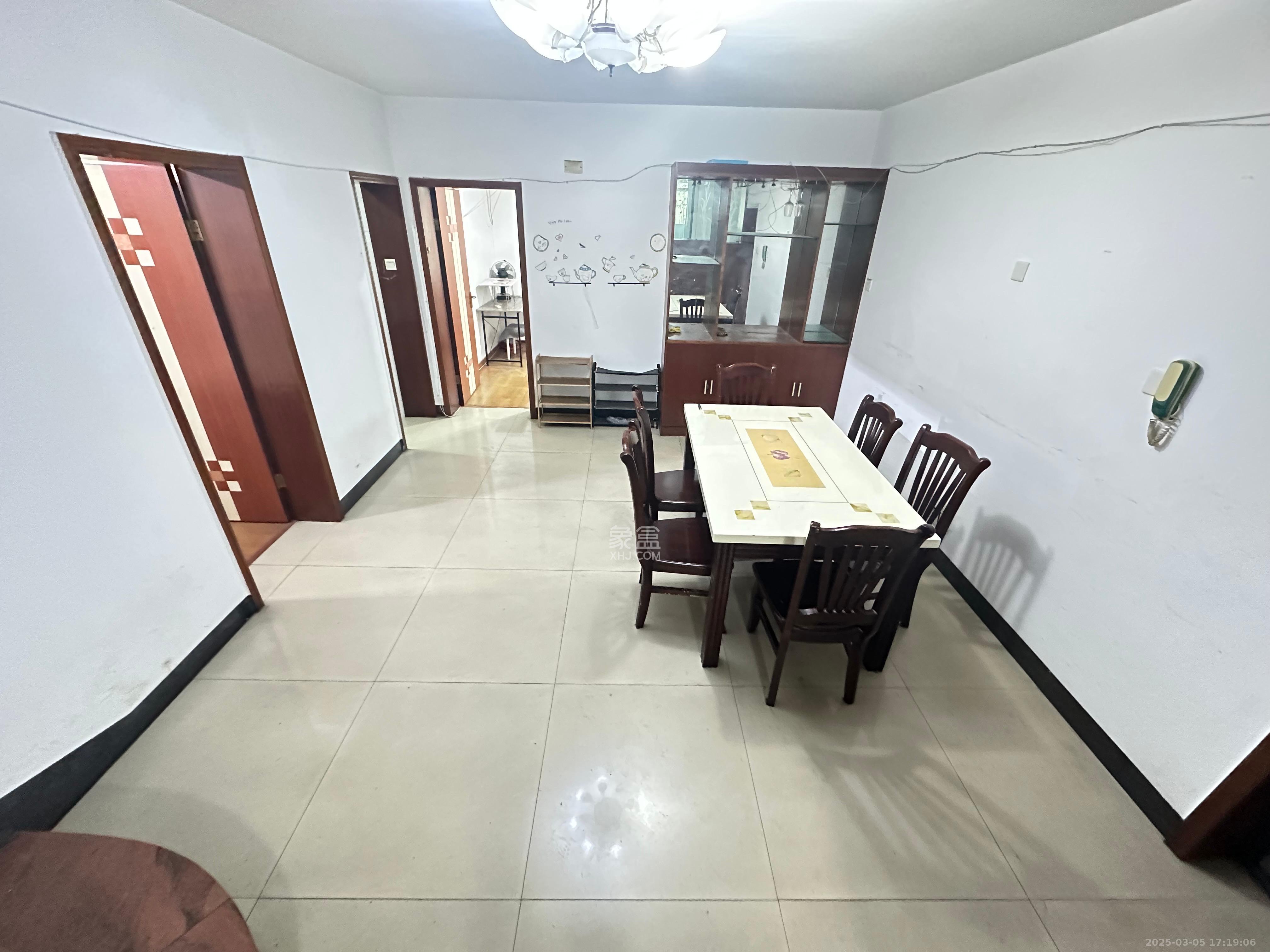 银晟花园 3室2厅2卫 2300.0元/月 银晟花园 3室2厅2卫 2300.0元/月室内图