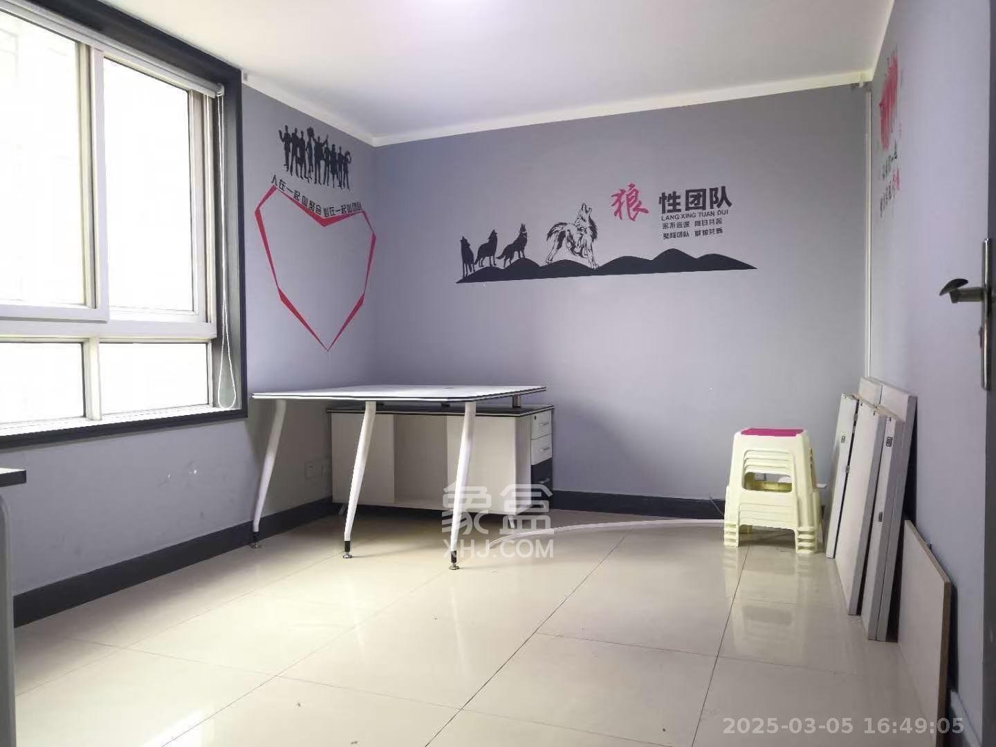 君临天厦 4室2厅2卫 4300.0元/月 君临天厦 4室2厅2卫 4300.0元/月室内图