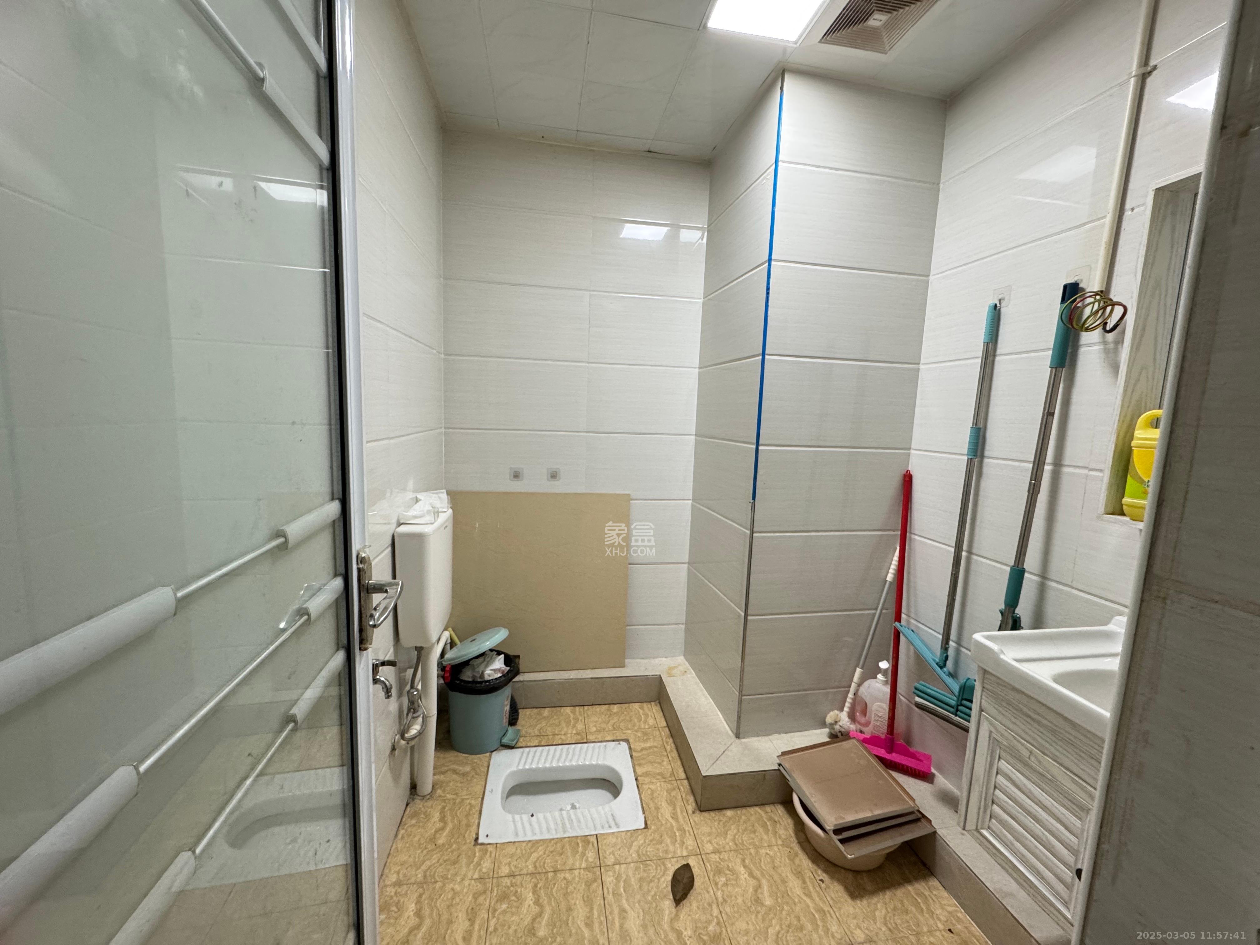 叠彩兰亭 1室2厅1卫 2700.0元/月 叠彩兰亭 1室2厅1卫 2700.0元/月室内图