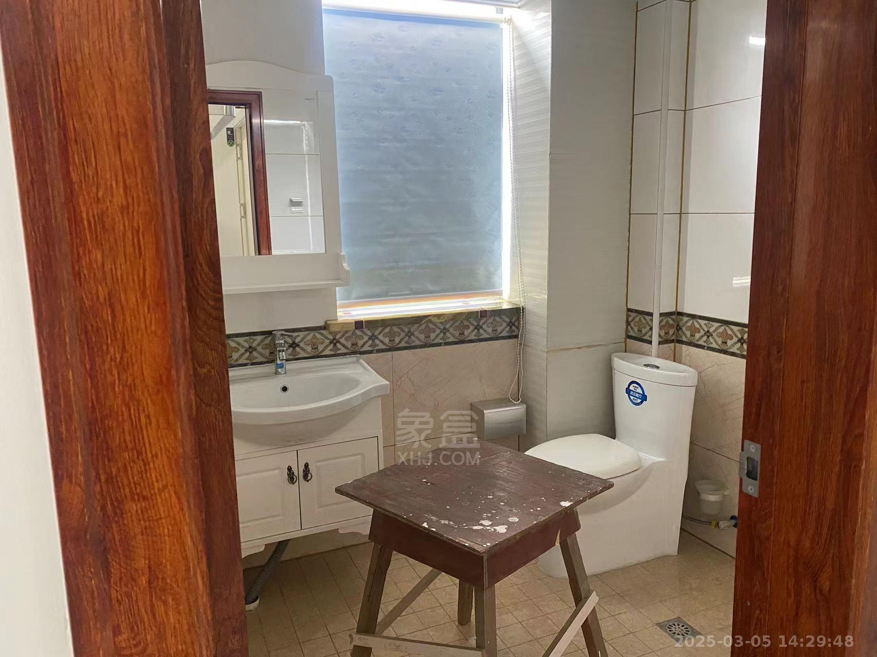 时代新城(翰林府) 3室2厅2卫 2000.0元/月 时代新城(翰林府) 3室2厅2卫 2000.0元/月室内图