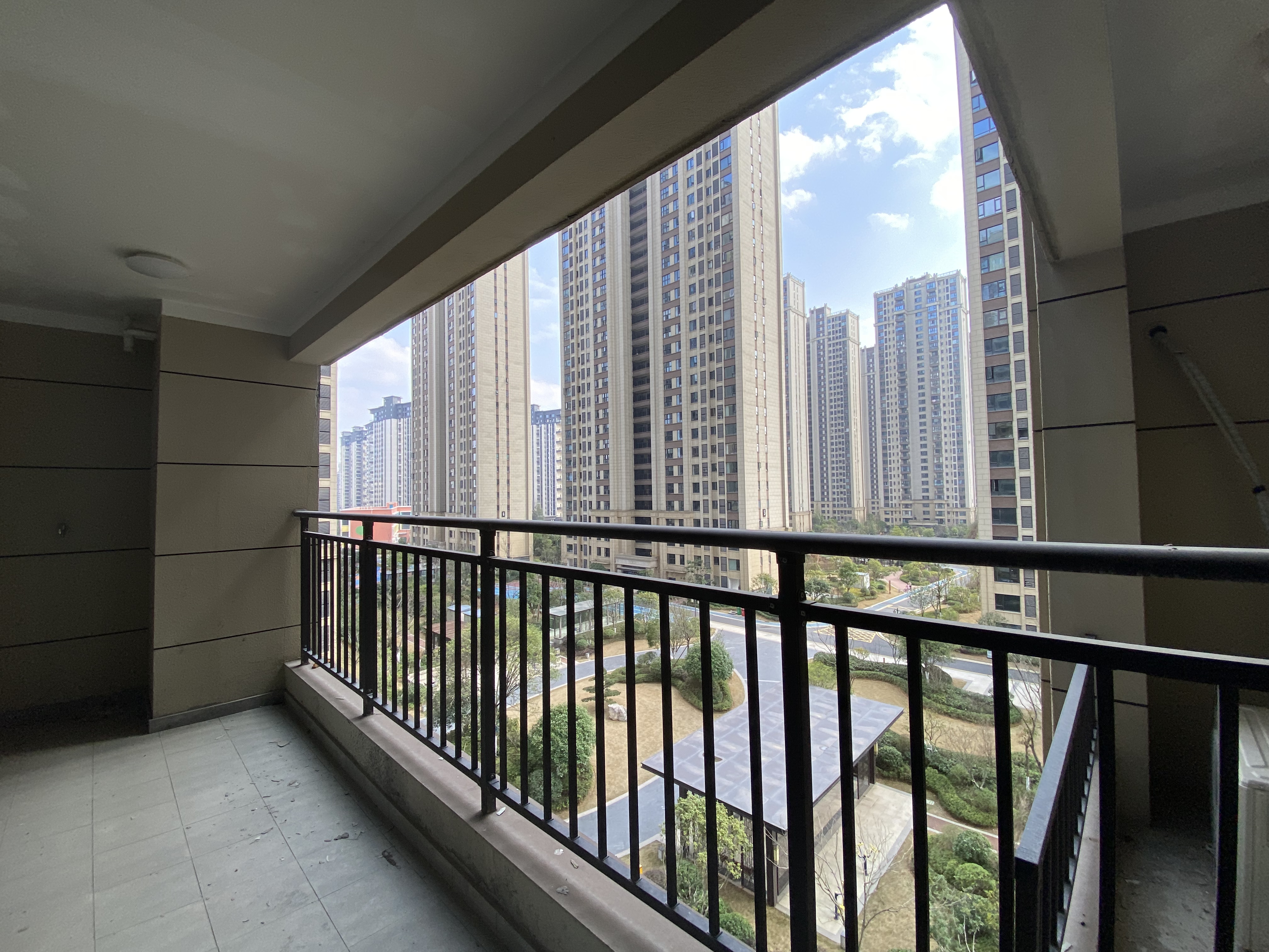 荣盛碧桂园铂悦府 3室2厅2卫 1800.0元/月 荣盛碧桂园铂悦府 3室2厅2卫 1800.0元/月户型图