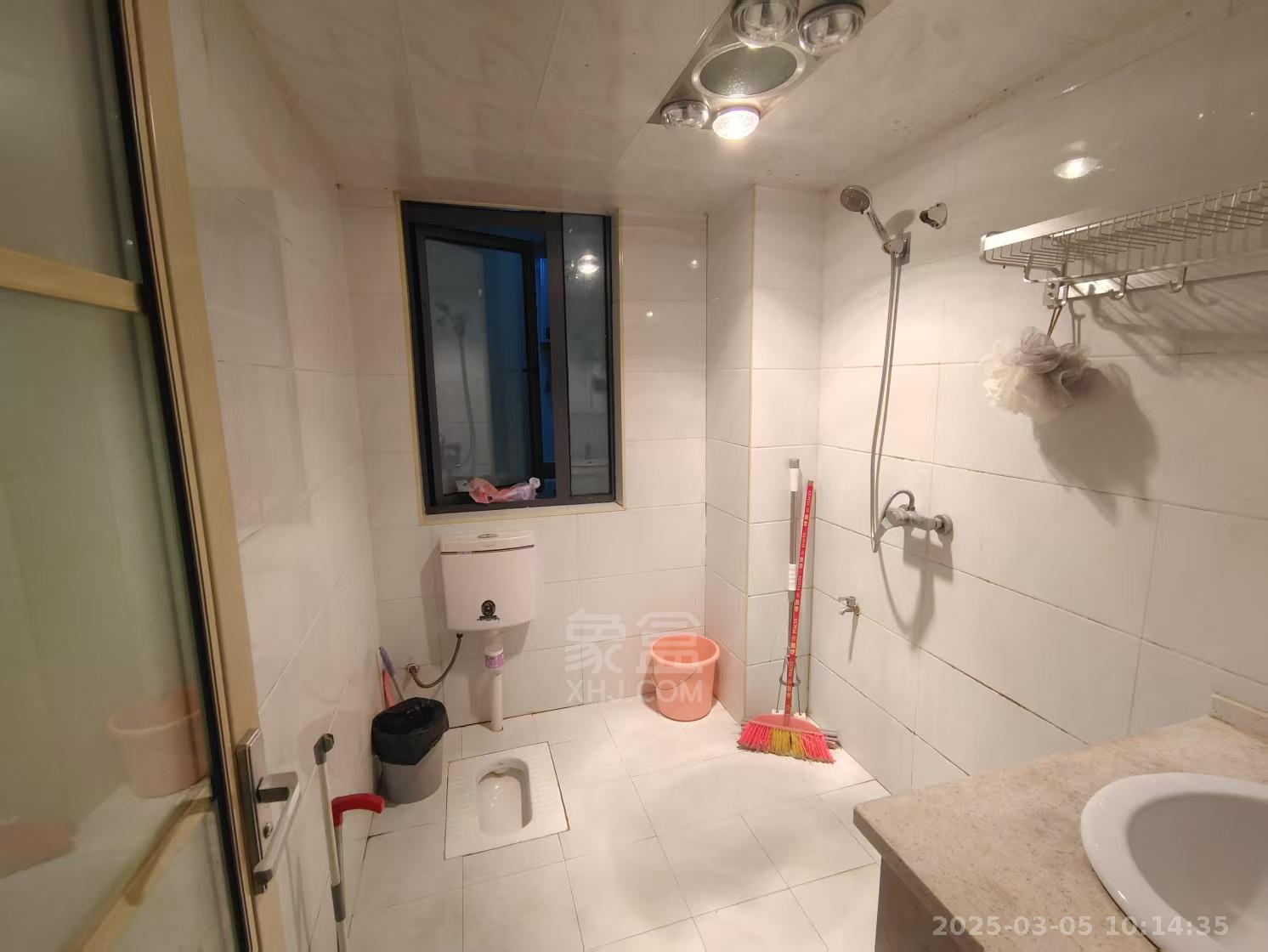 流金岁月-华晨国际 2室2厅1卫 1600.0元/月 流金岁月-华晨国际 2室2厅1卫 1600.0元/月室内图