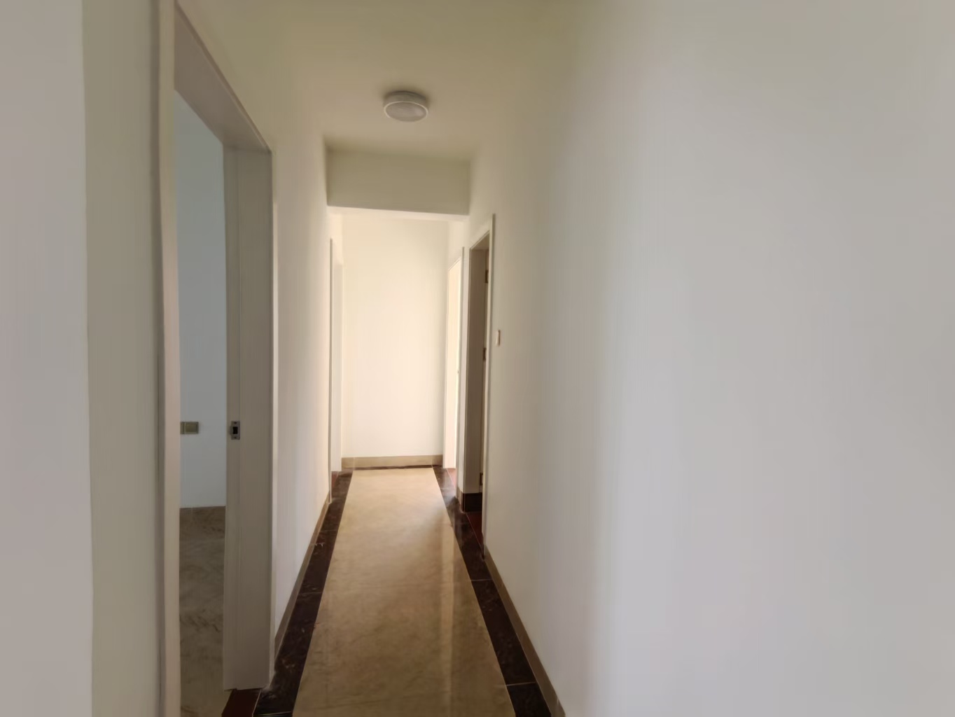 港岛花园 3室2厅2卫 235.0万 港岛花园 3室2厅2卫 235.0万室内图